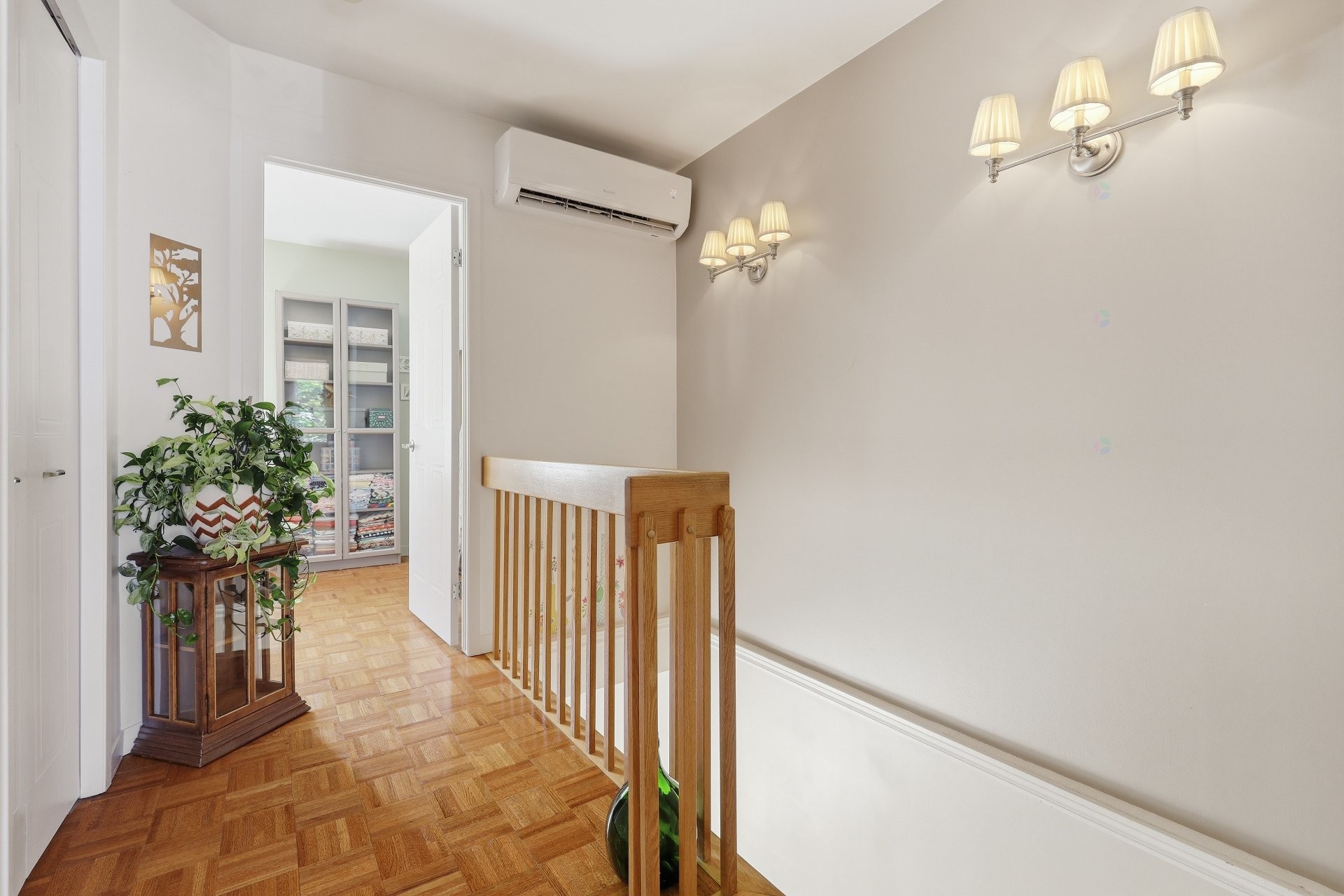 









437


Rue Marchand

,
Mascouche,




QC
J7K3R5

