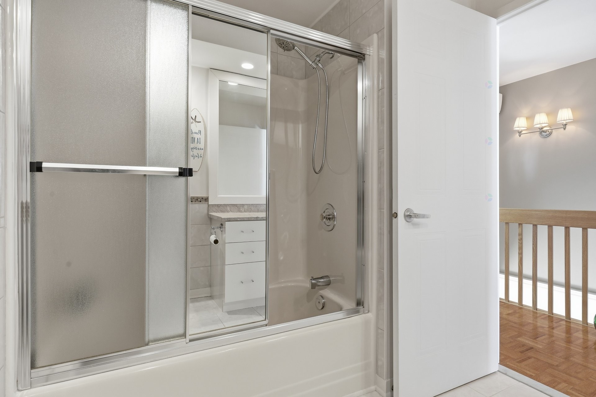 









437


Rue Marchand

,
Mascouche,




QC
J7K3R5

