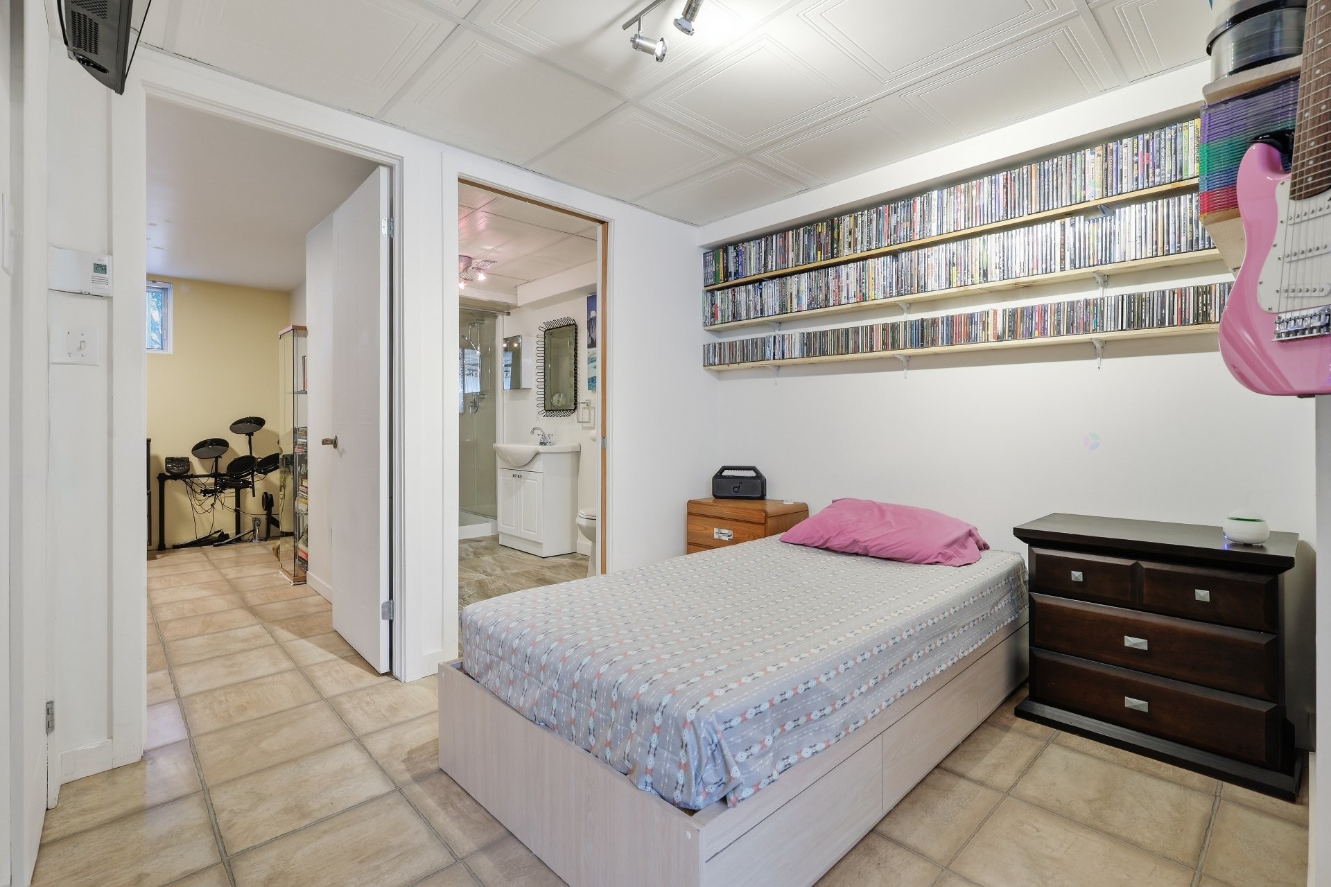 









437


Rue Marchand

,
Mascouche,




QC
J7K3R5

