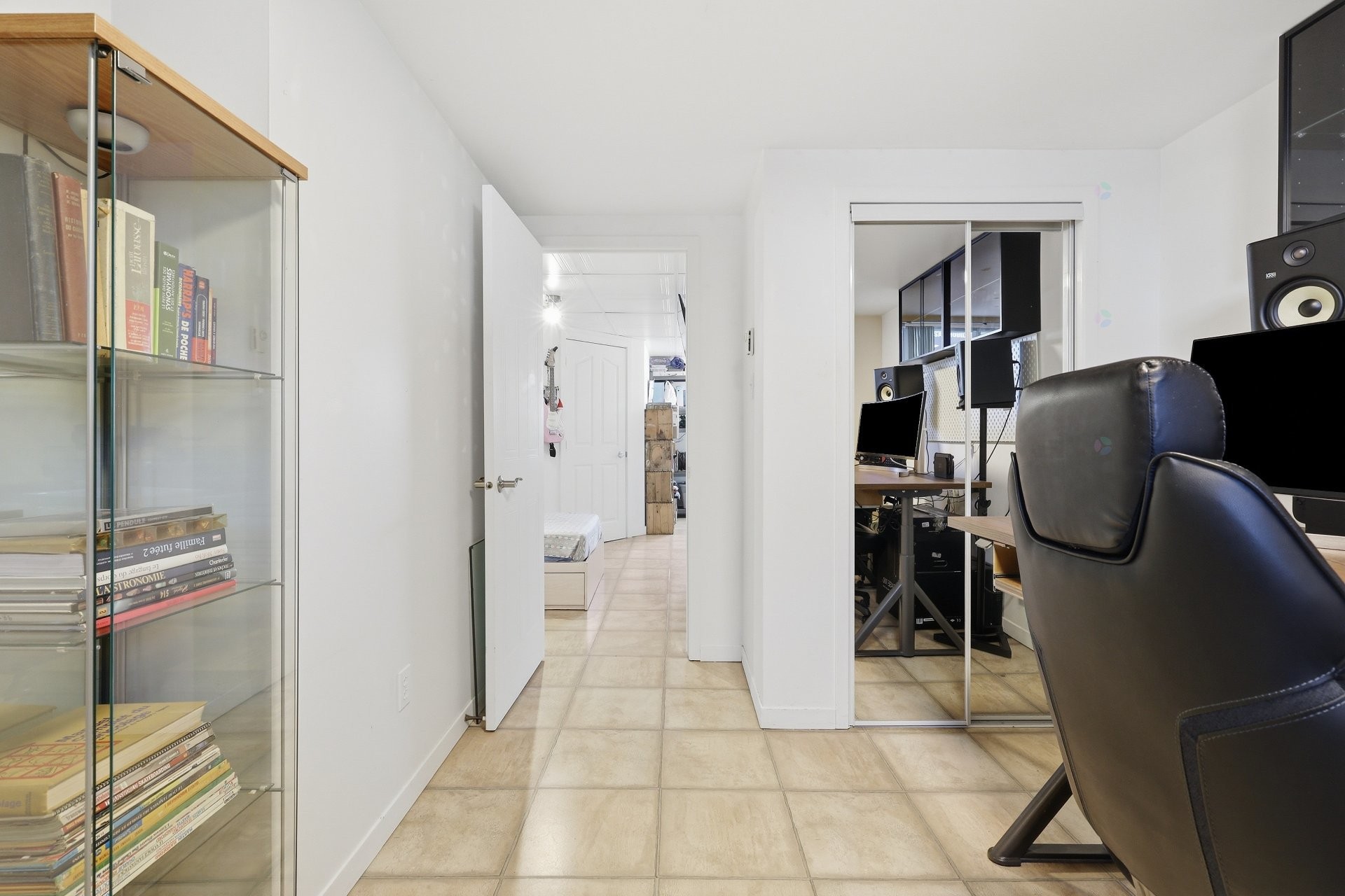 









437


Rue Marchand

,
Mascouche,




QC
J7K3R5

