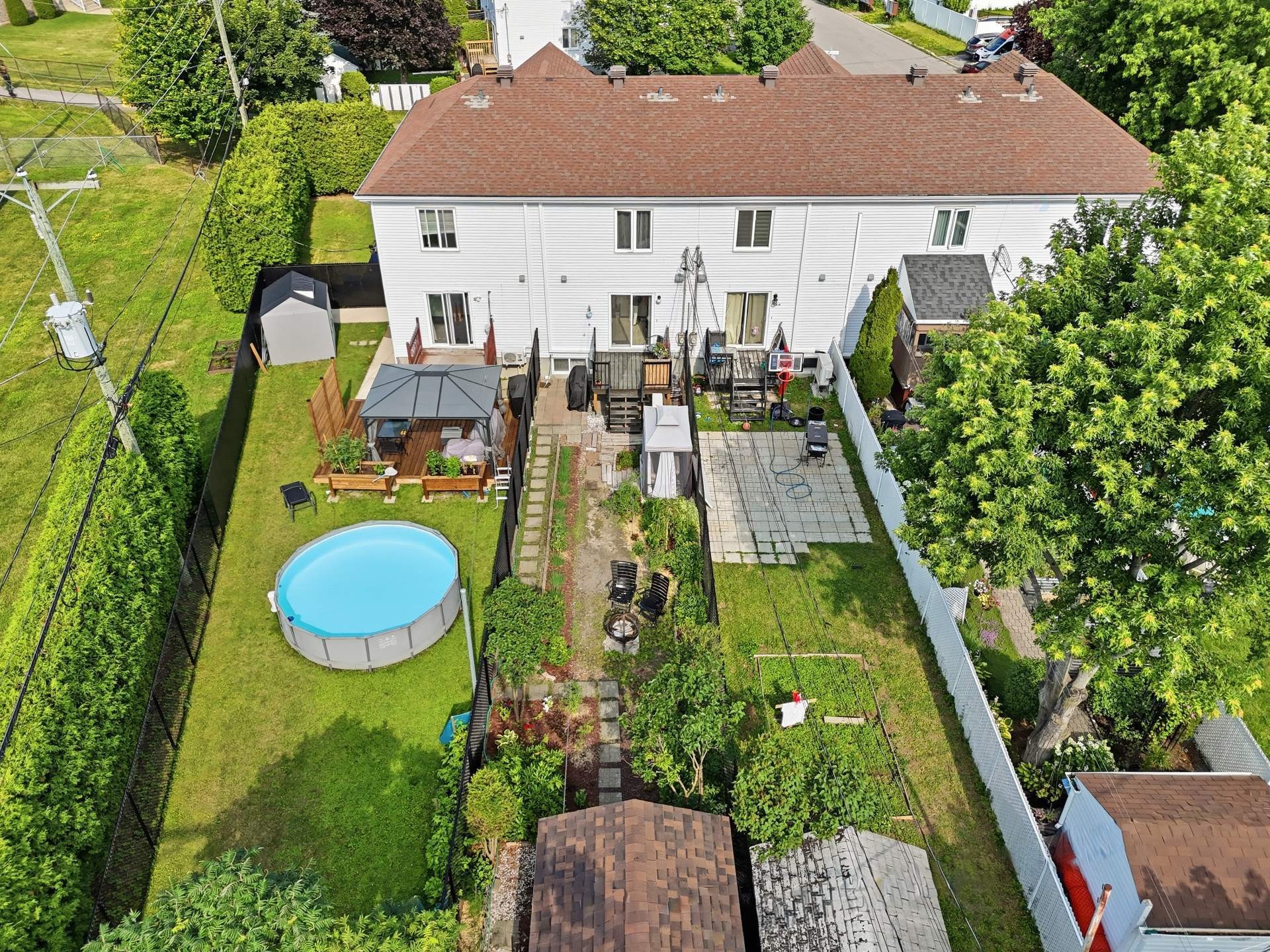 









437


Rue Marchand

,
Mascouche,




QC
J7K3R5

