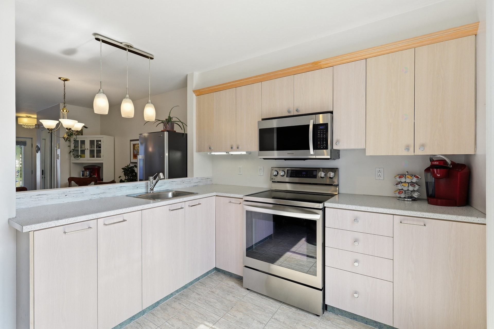 









437


Rue Marchand

,
Mascouche,




QC
J7K3R5

