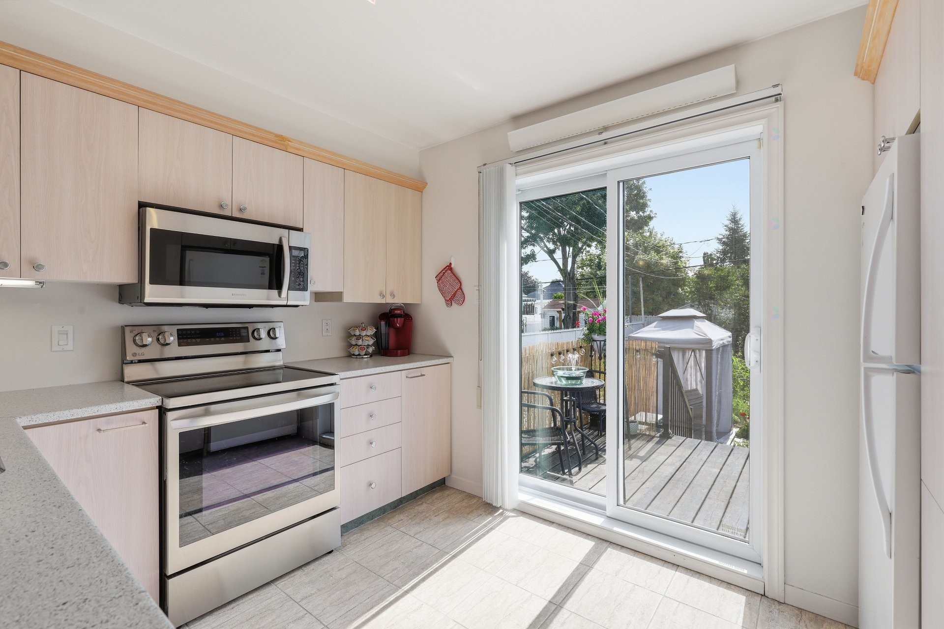 









437


Rue Marchand

,
Mascouche,




QC
J7K3R5

