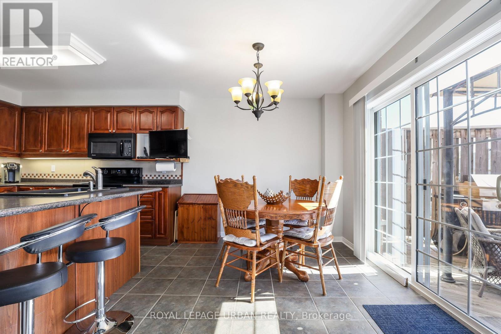 












1081 KESWICK COURT

,
Oshawa,




Ontario
L1K2V2

