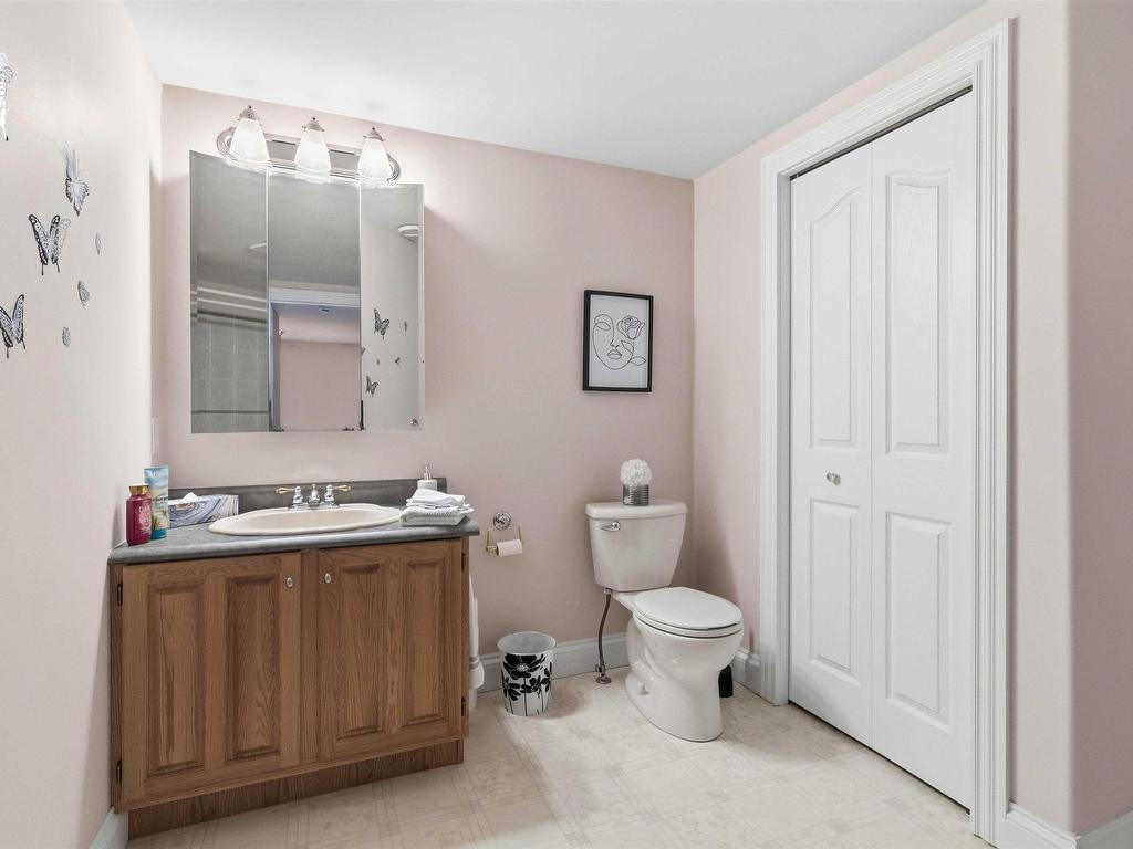 












51 Parklyn Court

,
Westwood Hills,




NS
B3Z 1M5

