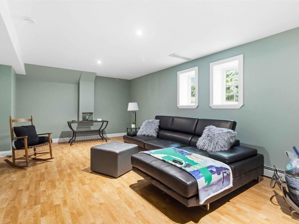 












51 Parklyn Court

,
Westwood Hills,




NS
B3Z 1M5

