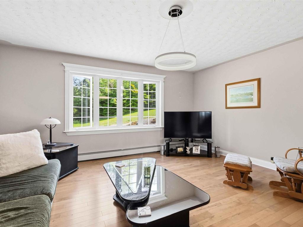












51 Parklyn Court

,
Westwood Hills,




NS
B3Z 1M5

