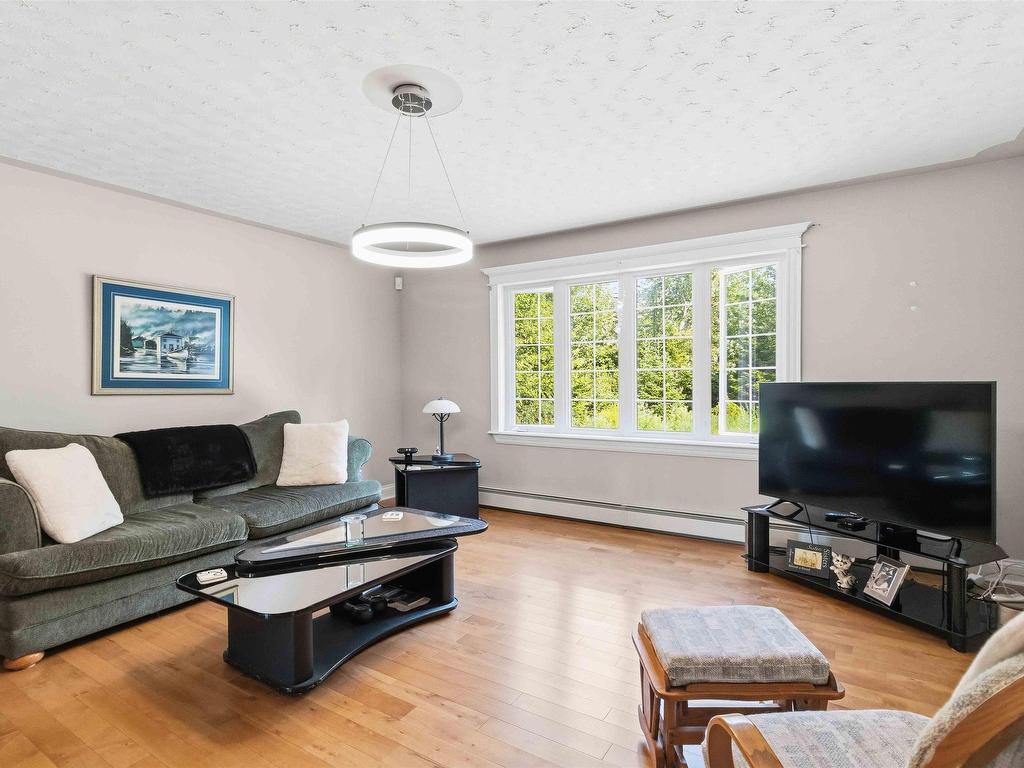 












51 Parklyn Court

,
Westwood Hills,




NS
B3Z 1M5

