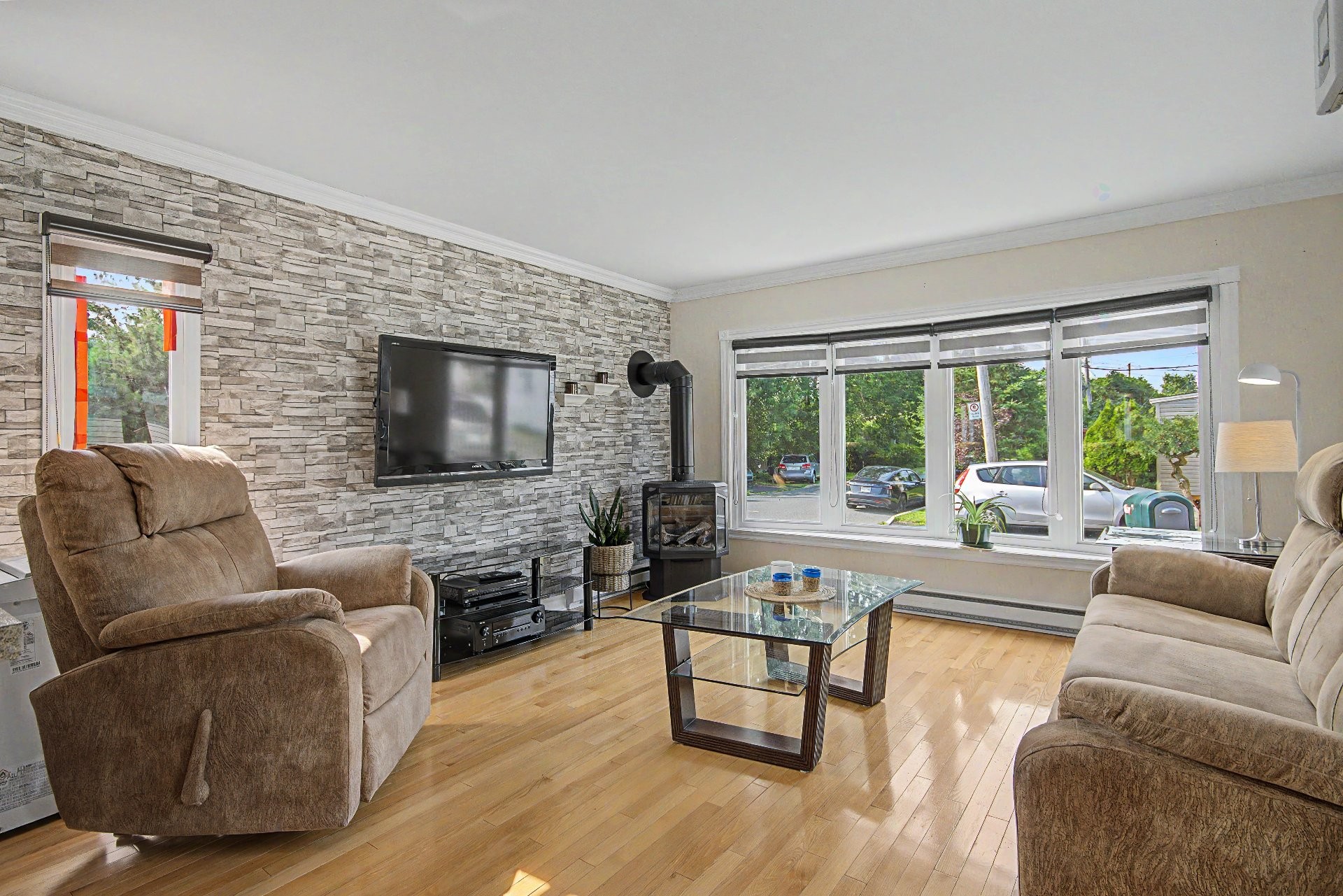 









4250


Rue Legault

, 11,
Longueuil (Saint-Hubert),




QC
J3Y3W8

