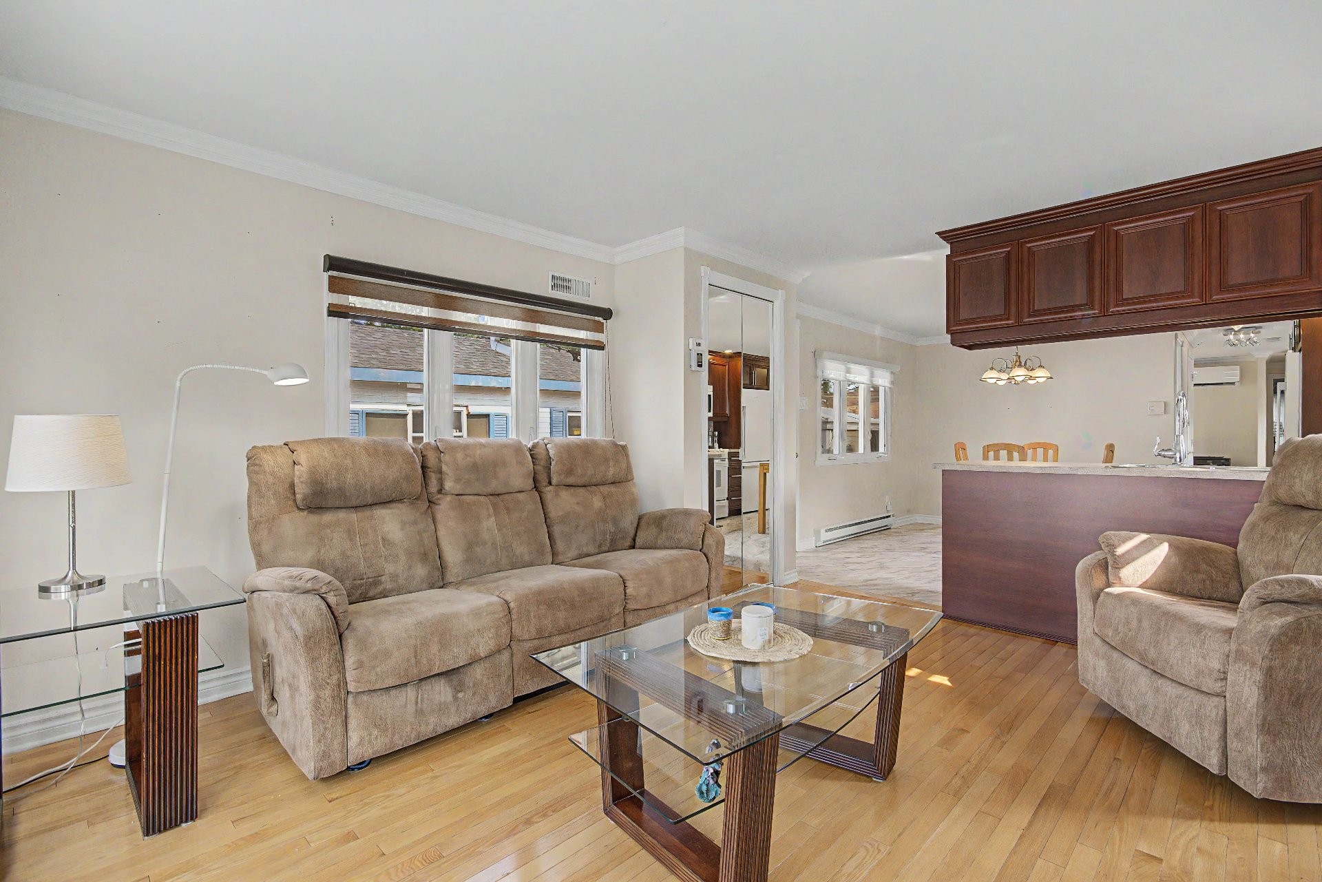 









4250


Rue Legault

, 11,
Longueuil (Saint-Hubert),




QC
J3Y3W8

