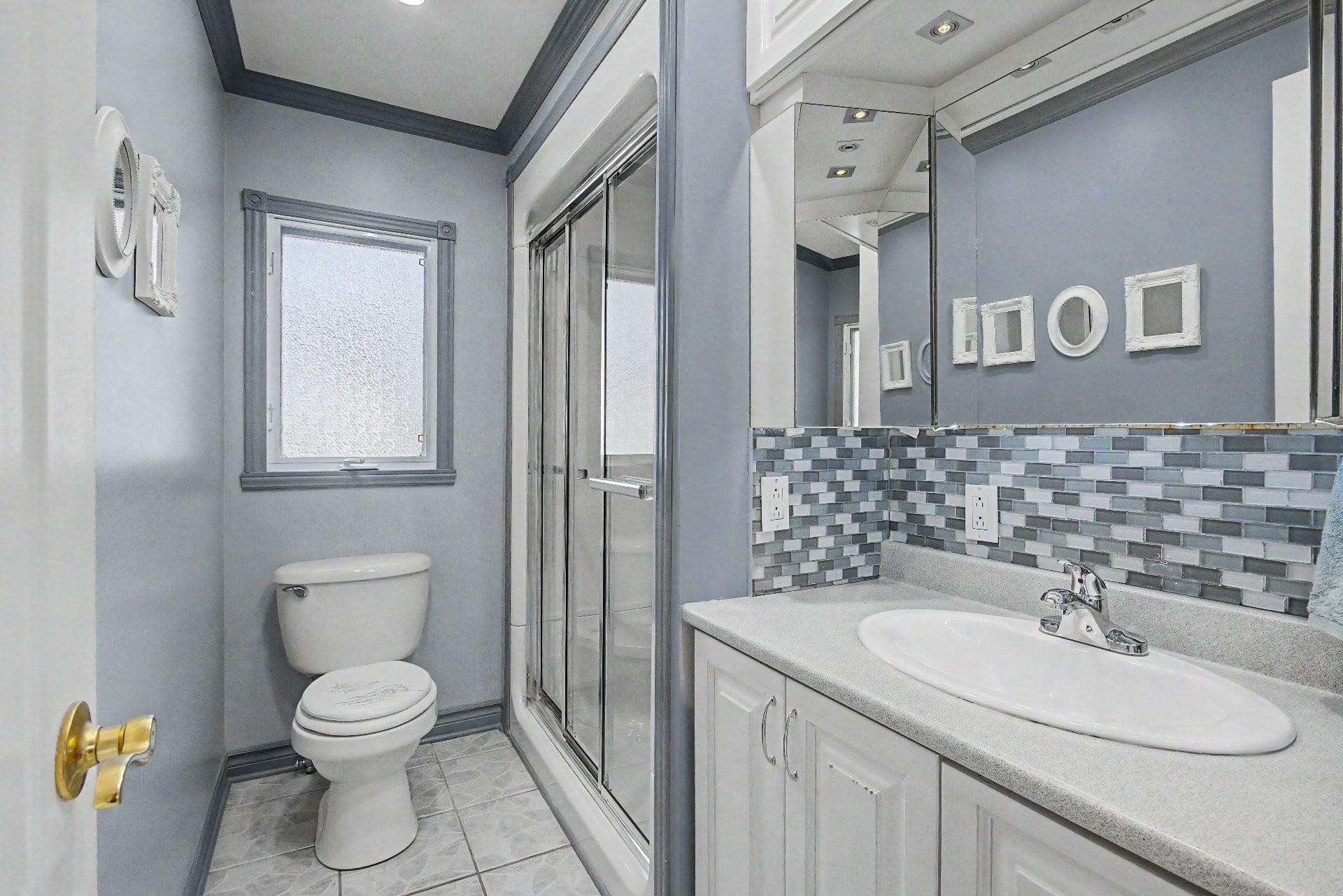 









4250


Rue Legault

, 11,
Longueuil (Saint-Hubert),




QC
J3Y3W8

