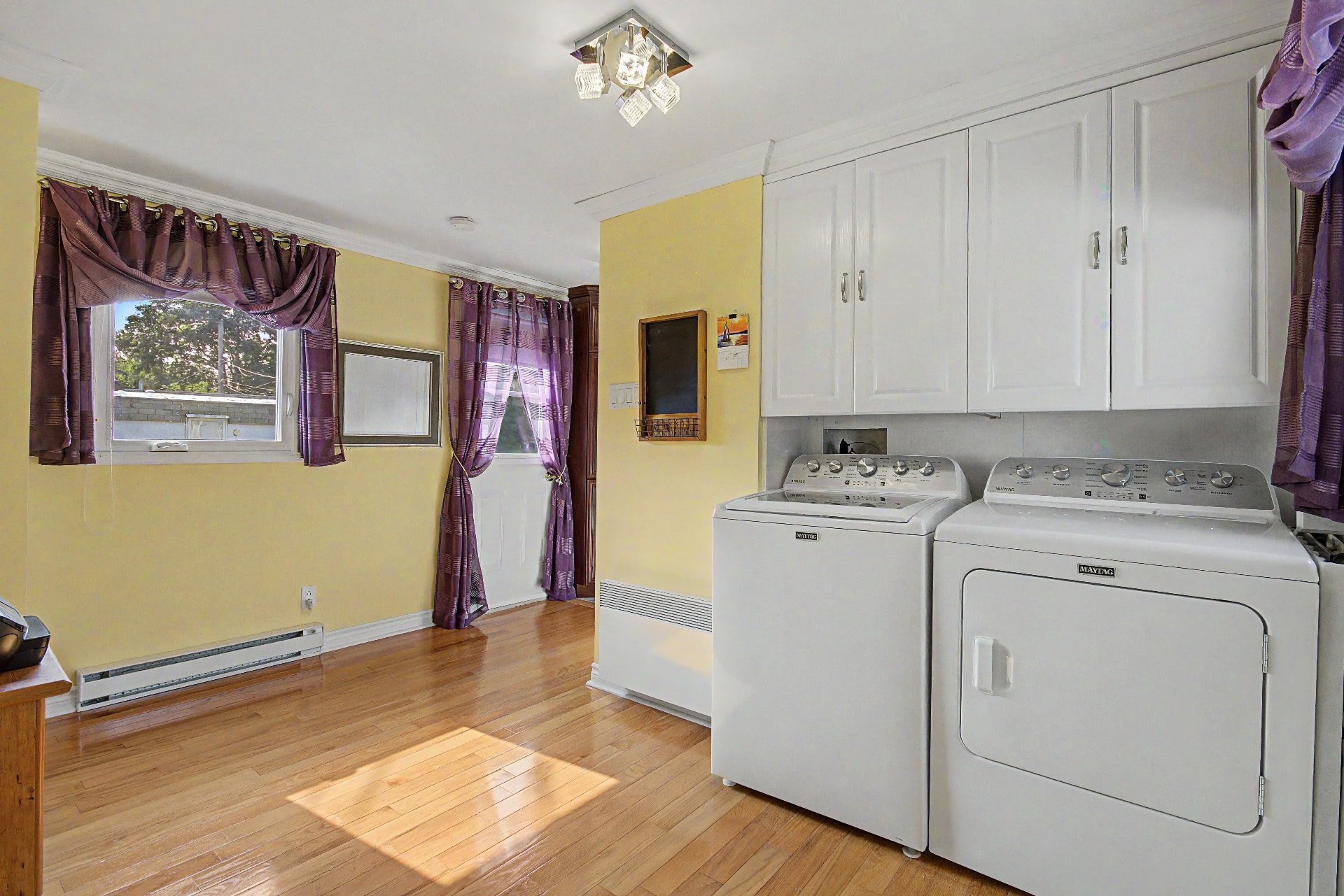 









4250


Rue Legault

, 11,
Longueuil (Saint-Hubert),




QC
J3Y3W8


