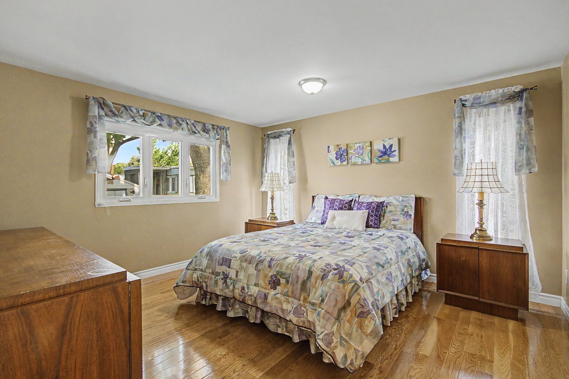 









4250


Rue Legault

, 11,
Longueuil (Saint-Hubert),




QC
J3Y3W8


