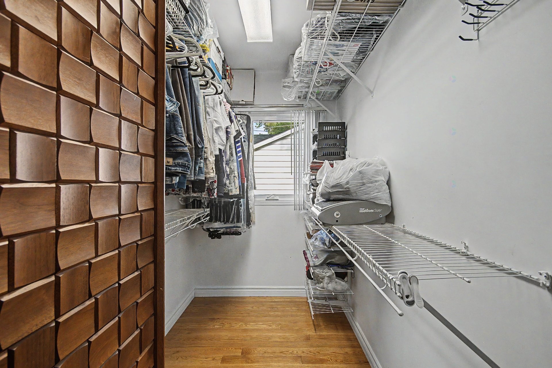 









4250


Rue Legault

, 11,
Longueuil (Saint-Hubert),




QC
J3Y3W8

