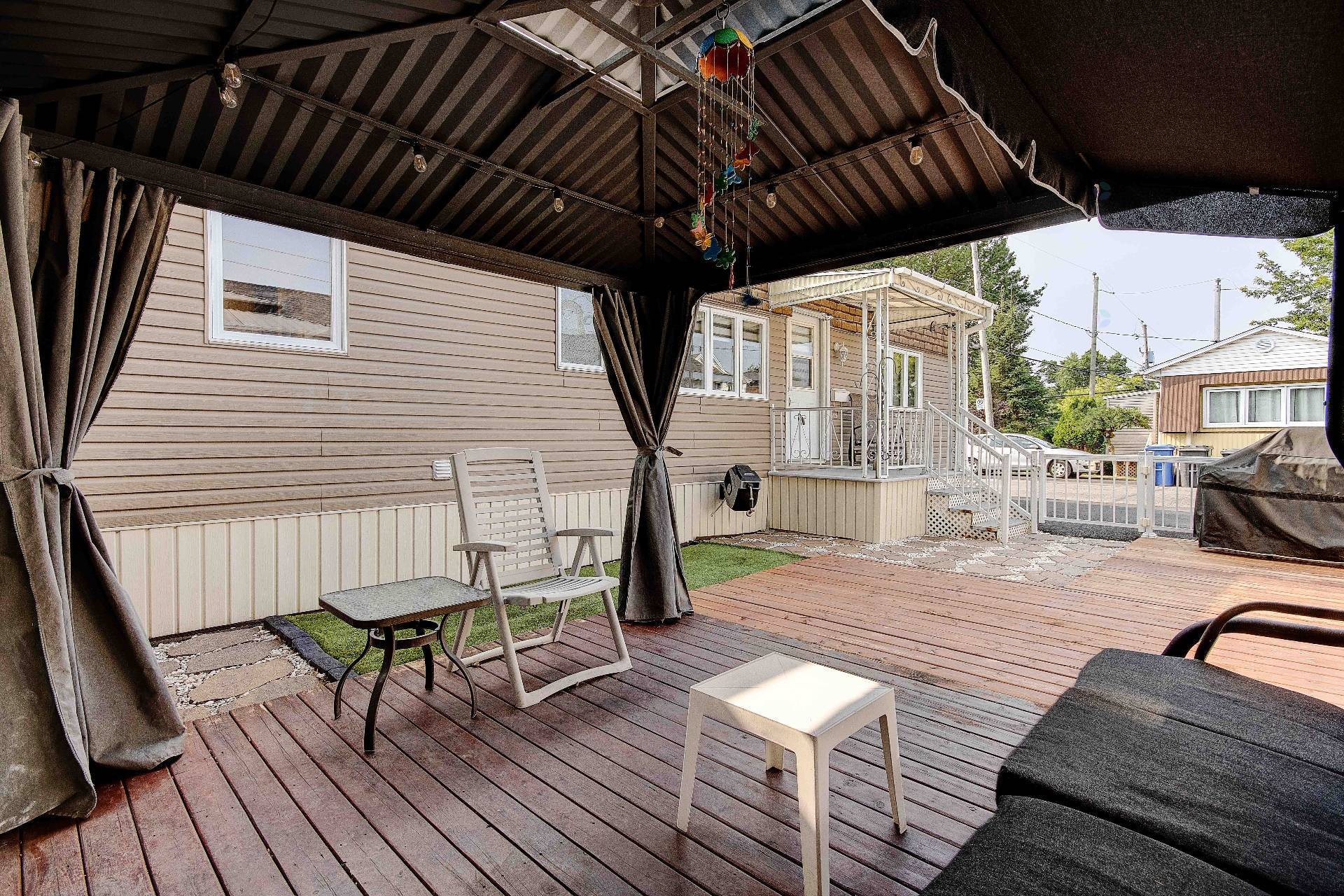 









4250


Rue Legault

, 11,
Longueuil (Saint-Hubert),




QC
J3Y3W8

