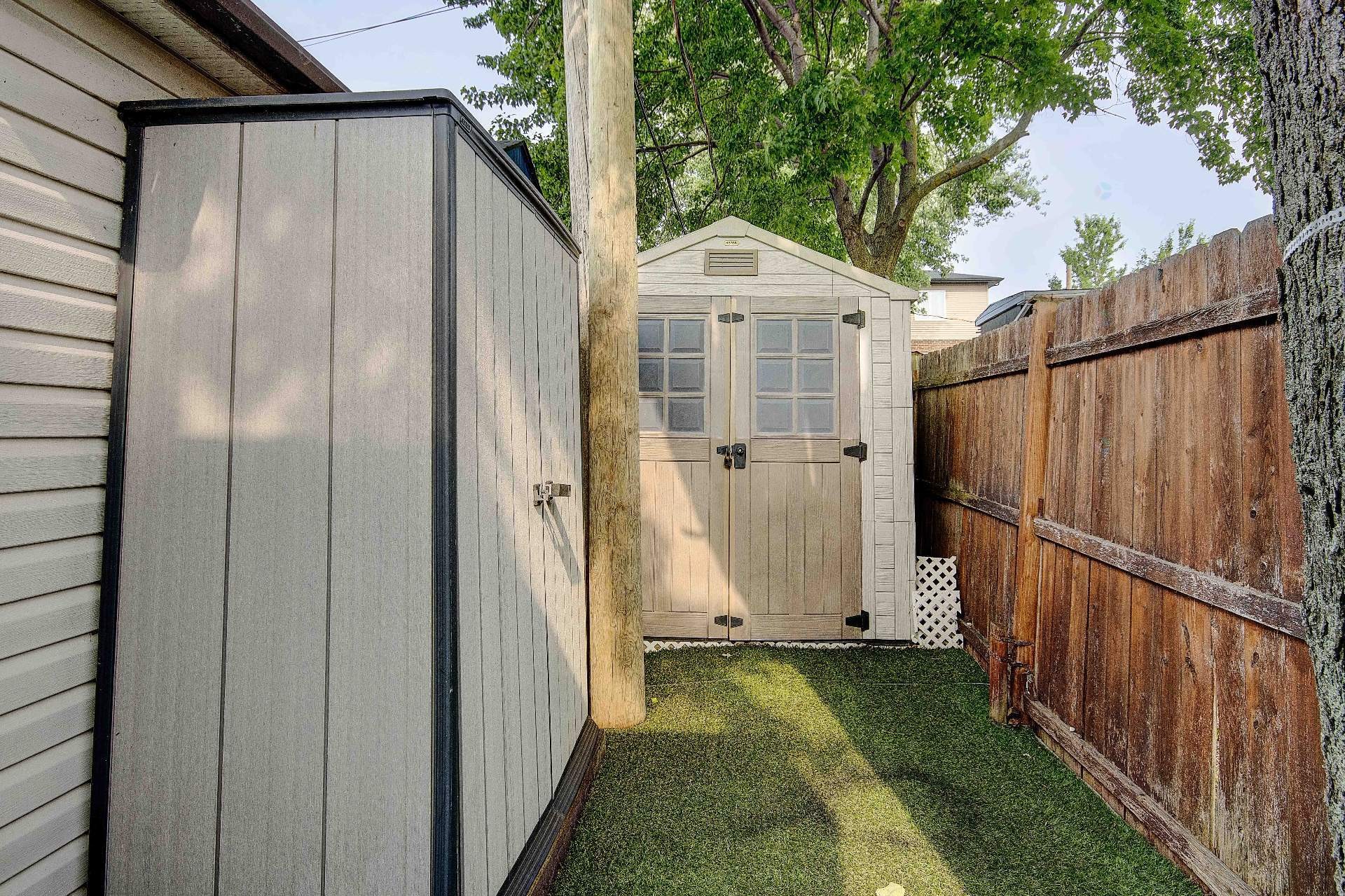 









4250


Rue Legault

, 11,
Longueuil (Saint-Hubert),




QC
J3Y3W8

