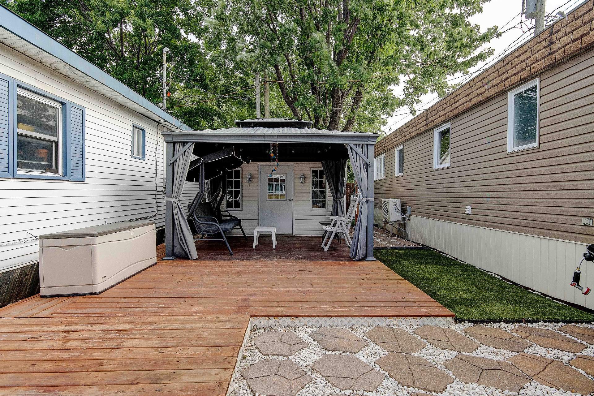 









4250


Rue Legault

, 11,
Longueuil (Saint-Hubert),




QC
J3Y3W8

