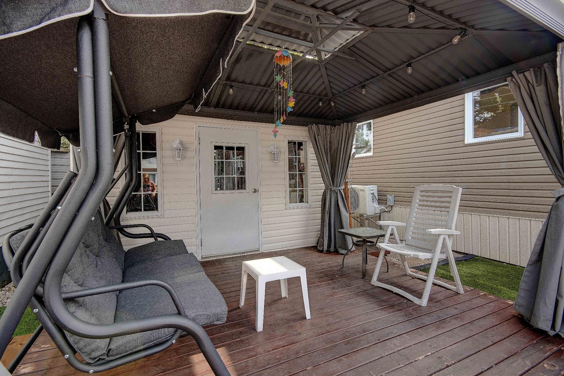 









4250


Rue Legault

, 11,
Longueuil (Saint-Hubert),




QC
J3Y3W8

