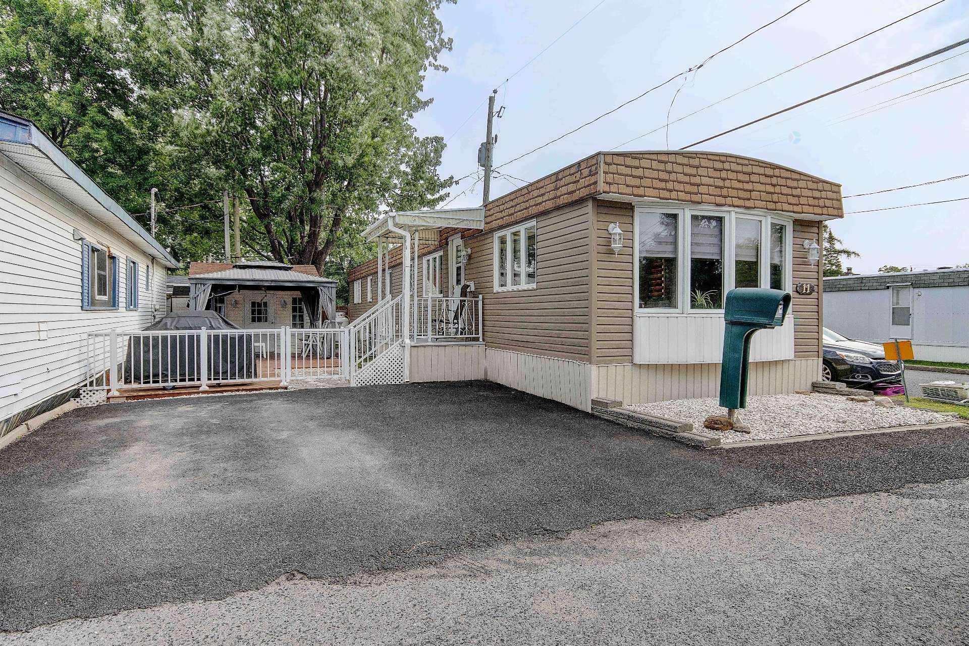 









4250


Rue Legault

, 11,
Longueuil (Saint-Hubert),




QC
J3Y3W8

