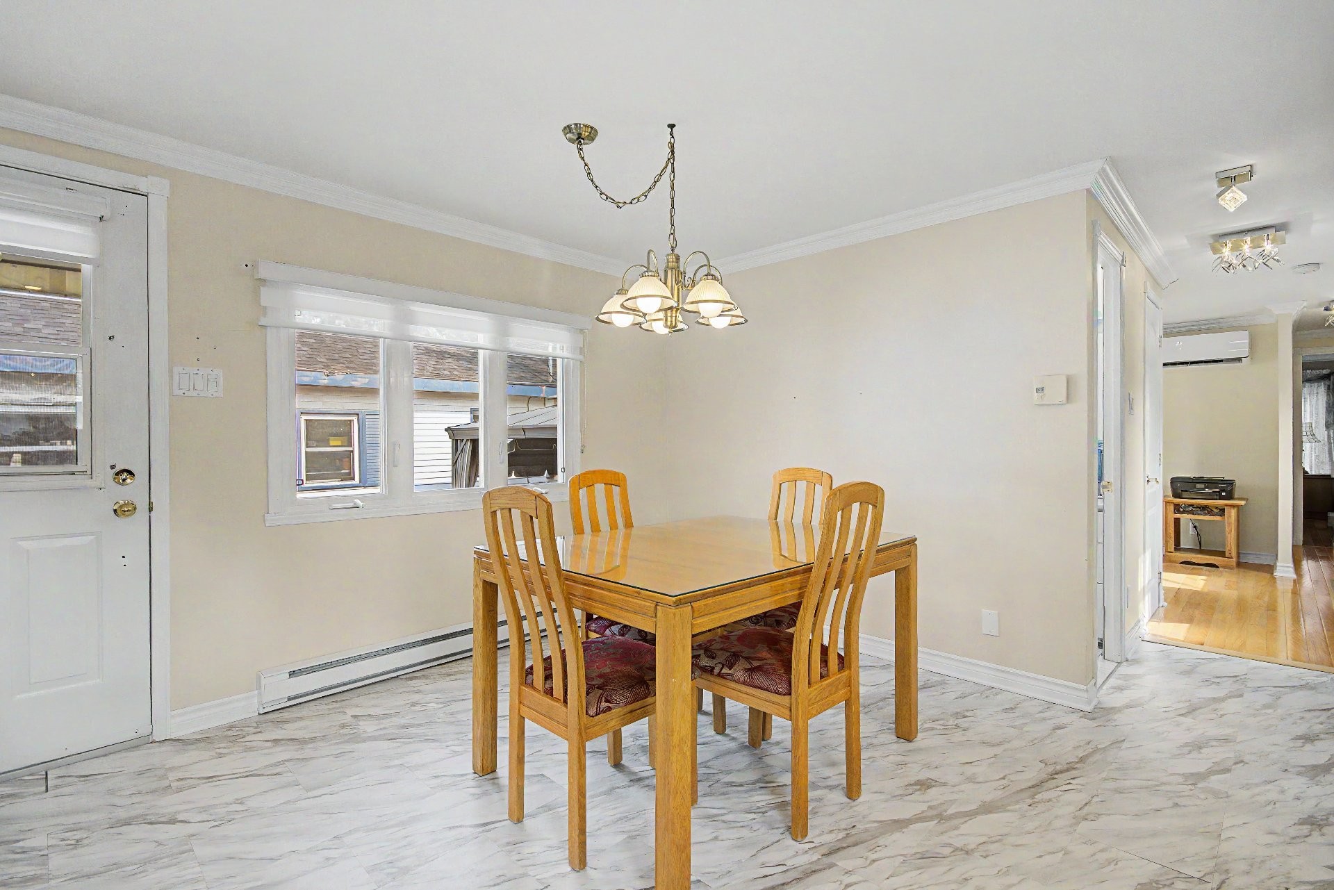 









4250


Rue Legault

, 11,
Longueuil (Saint-Hubert),




QC
J3Y3W8

