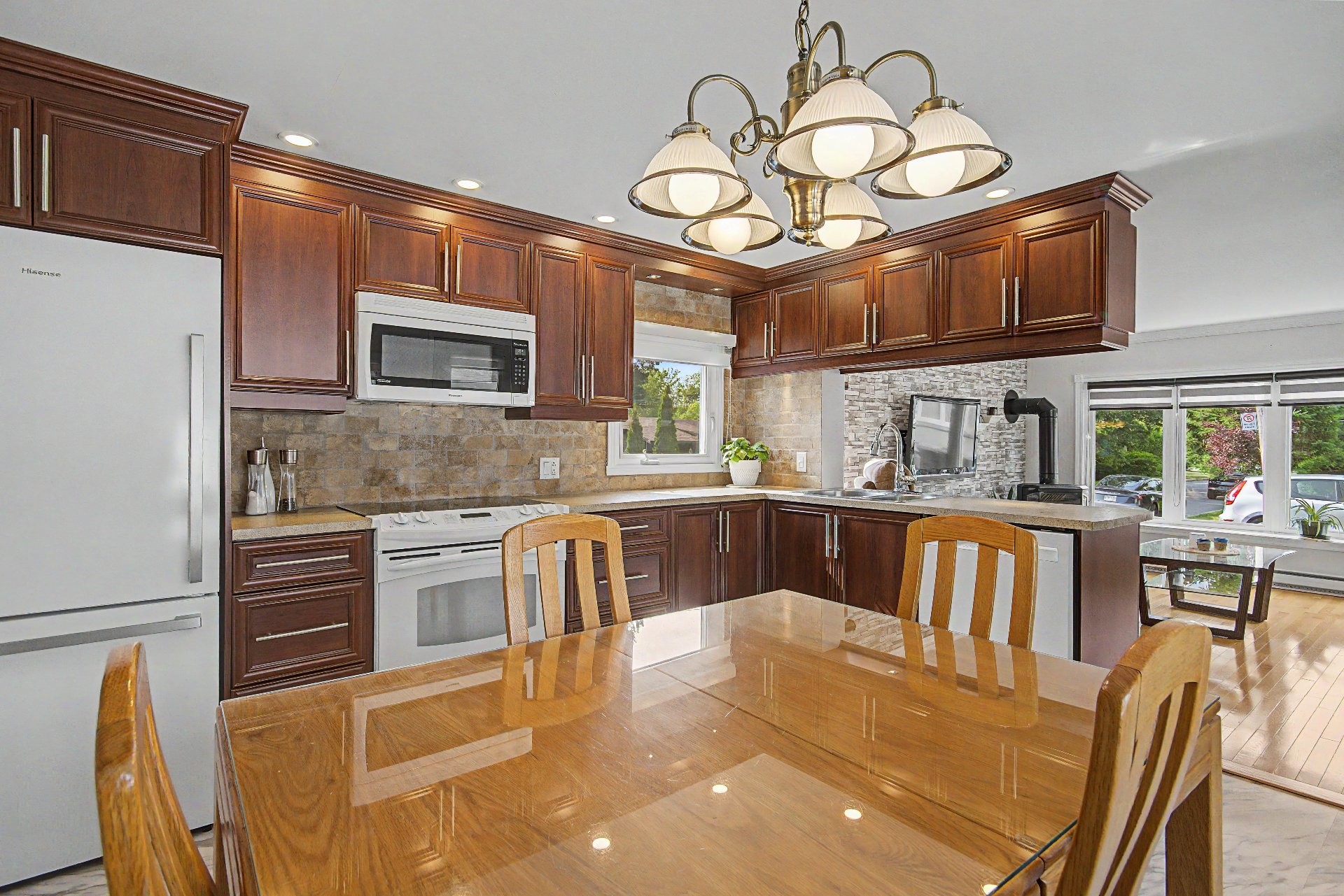 









4250


Rue Legault

, 11,
Longueuil (Saint-Hubert),




QC
J3Y3W8

