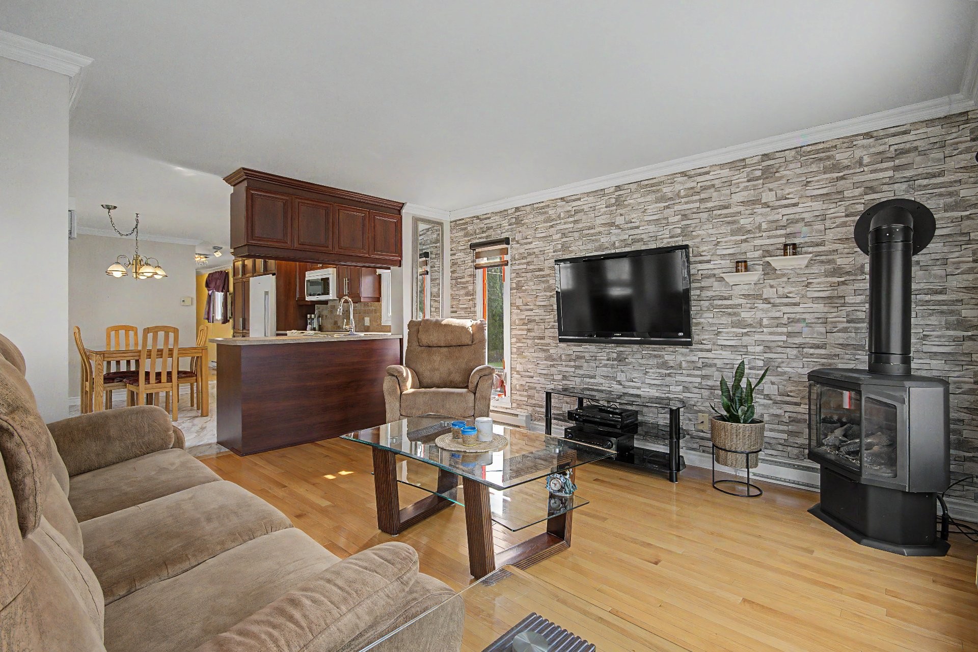 









4250


Rue Legault

, 11,
Longueuil (Saint-Hubert),




QC
J3Y3W8

