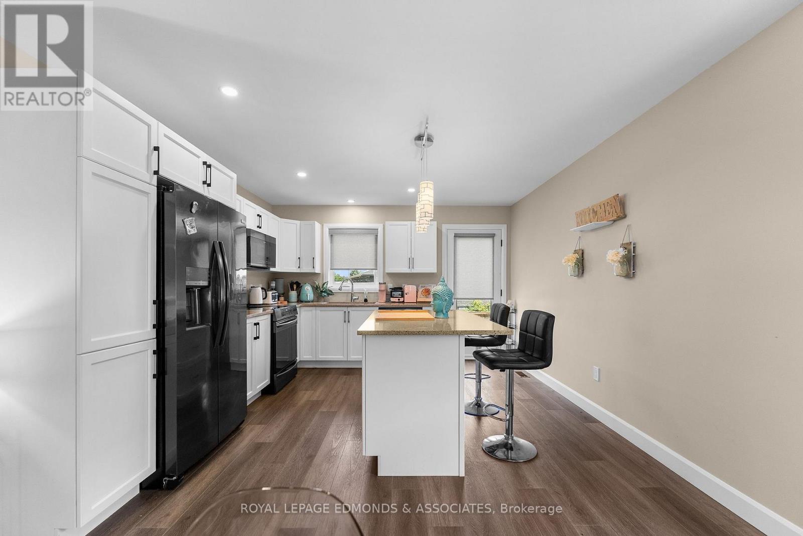 












1313 BLAKELY CRESCENT

,
Pembroke,




Ontario
K8A6Z9

