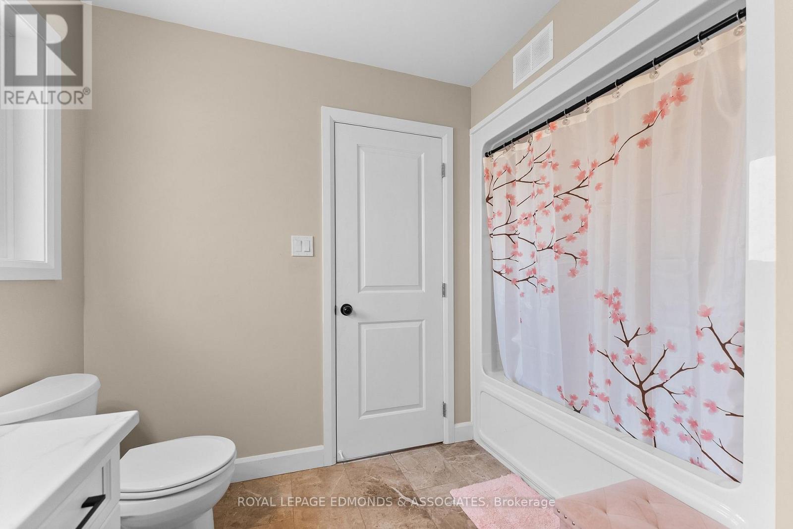 












1313 BLAKELY CRESCENT

,
Pembroke,




Ontario
K8A6Z9

