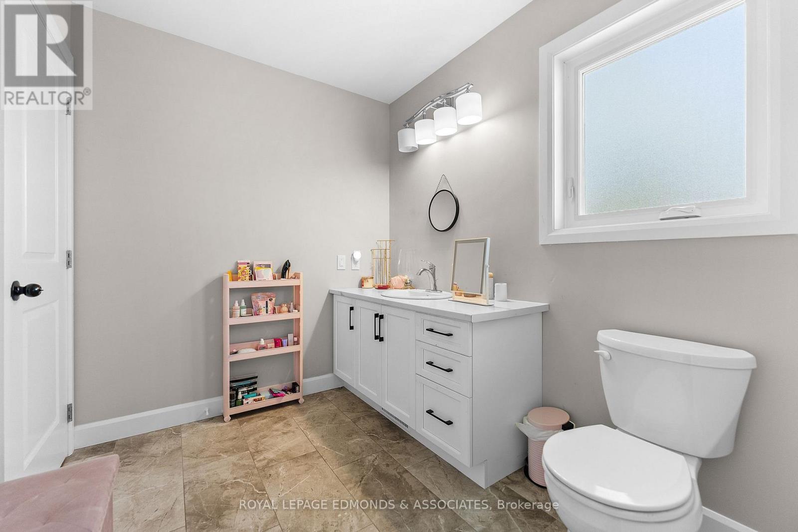












1313 BLAKELY CRESCENT

,
Pembroke,




Ontario
K8A6Z9

