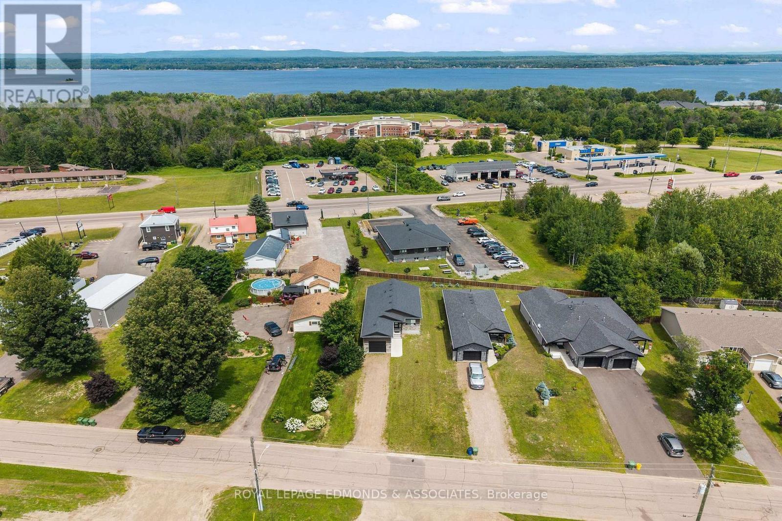 












1313 BLAKELY CRESCENT

,
Pembroke,




Ontario
K8A6Z9

