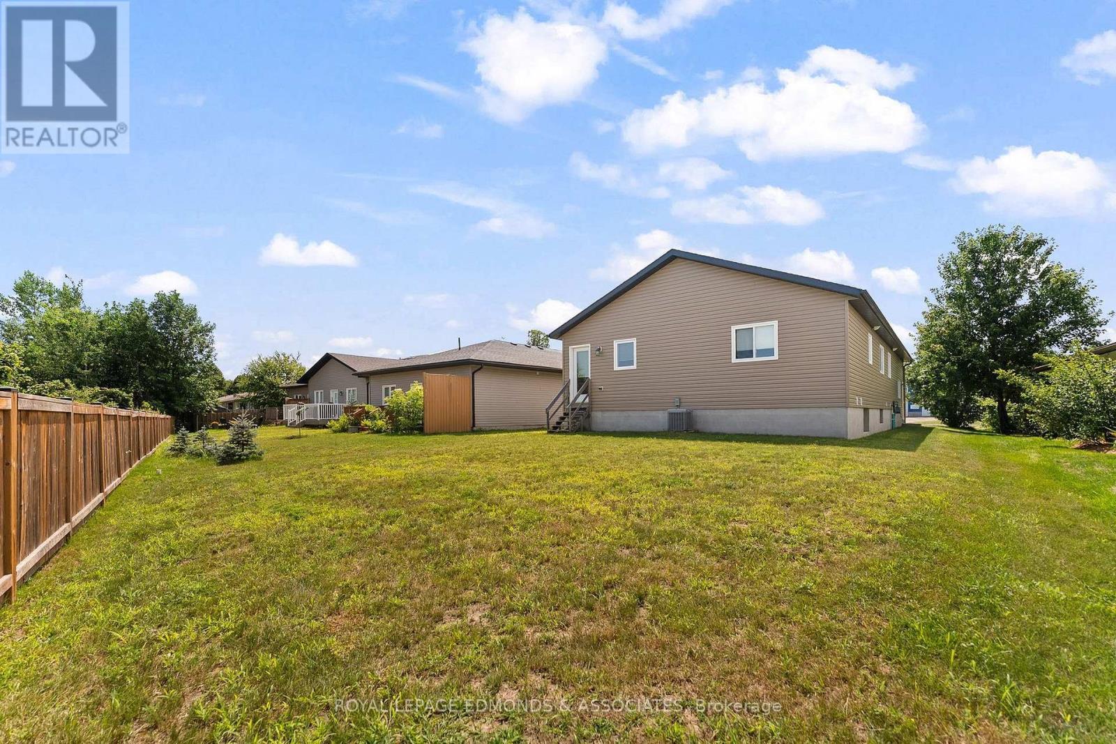 












1313 BLAKELY CRESCENT

,
Pembroke,




Ontario
K8A6Z9

