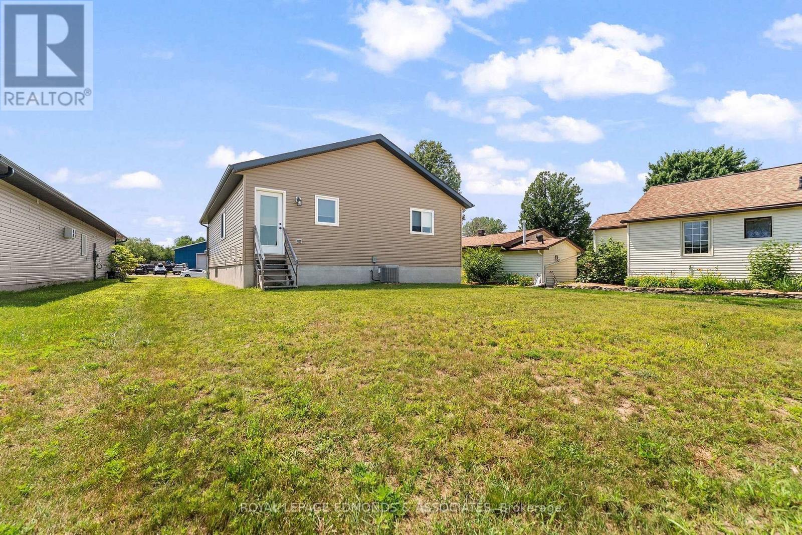 












1313 BLAKELY CRESCENT

,
Pembroke,




Ontario
K8A6Z9


