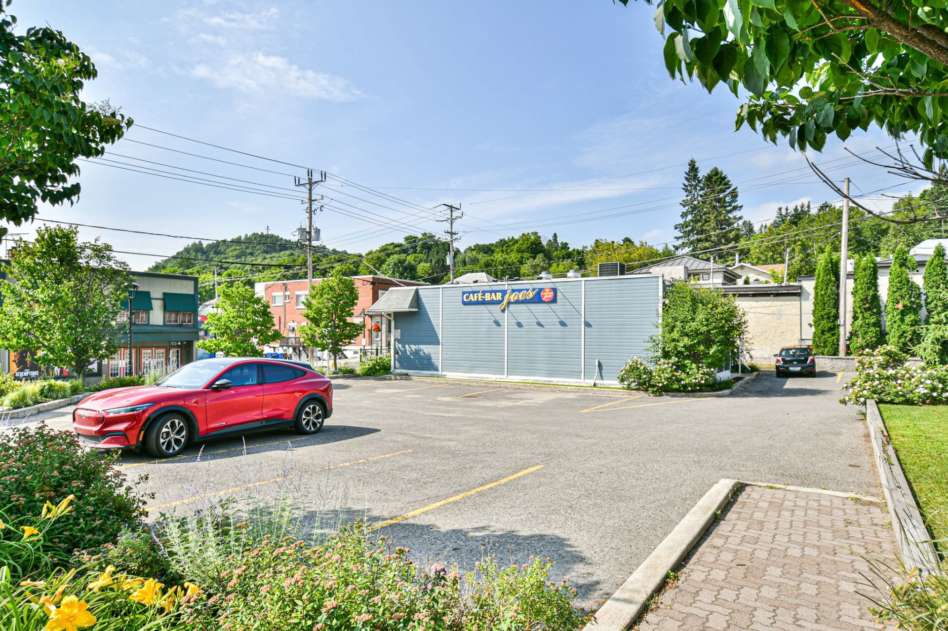 









19A


Rue Morin

,
Sainte-Adèle,




QC
J8B2P5

