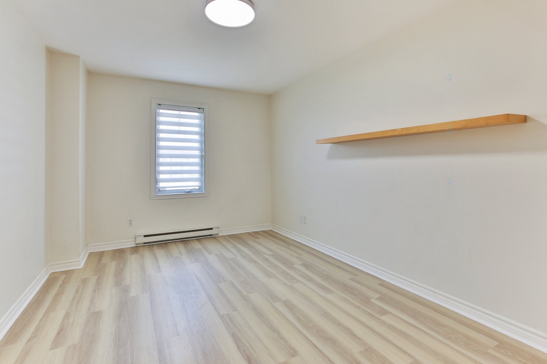 









475


Boul. St-Luc

,
Saint-Jean-sur-Richelieu,




QC
J2W0H3

