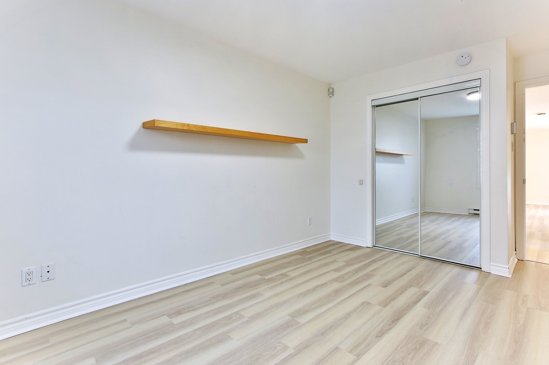 









475


Boul. St-Luc

,
Saint-Jean-sur-Richelieu,




QC
J2W0H3

