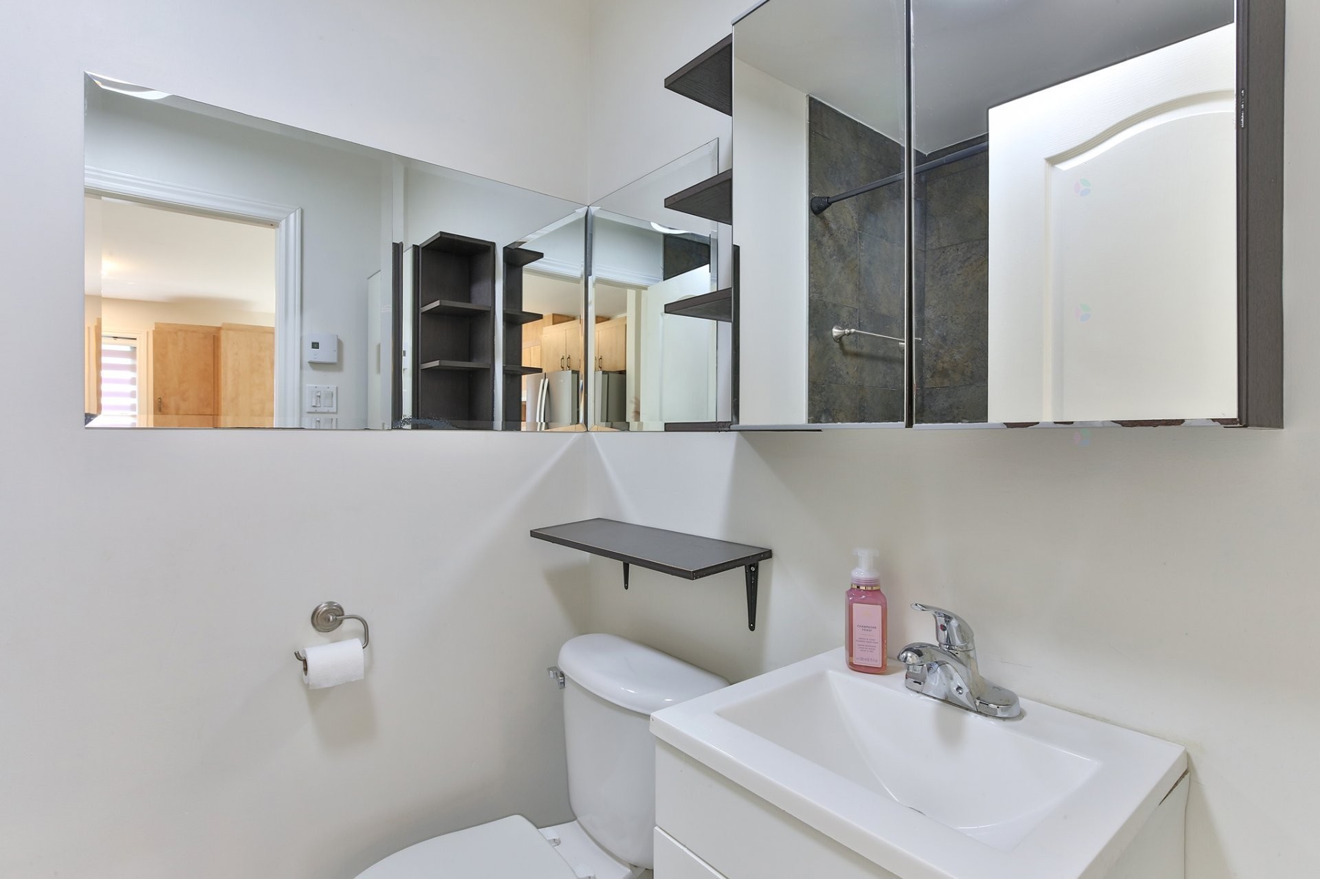 









475


Boul. St-Luc

,
Saint-Jean-sur-Richelieu,




QC
J2W0H3


