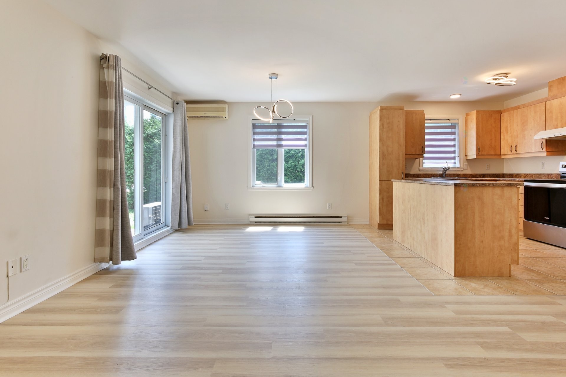 









475


Boul. St-Luc

,
Saint-Jean-sur-Richelieu,




QC
J2W0H3

