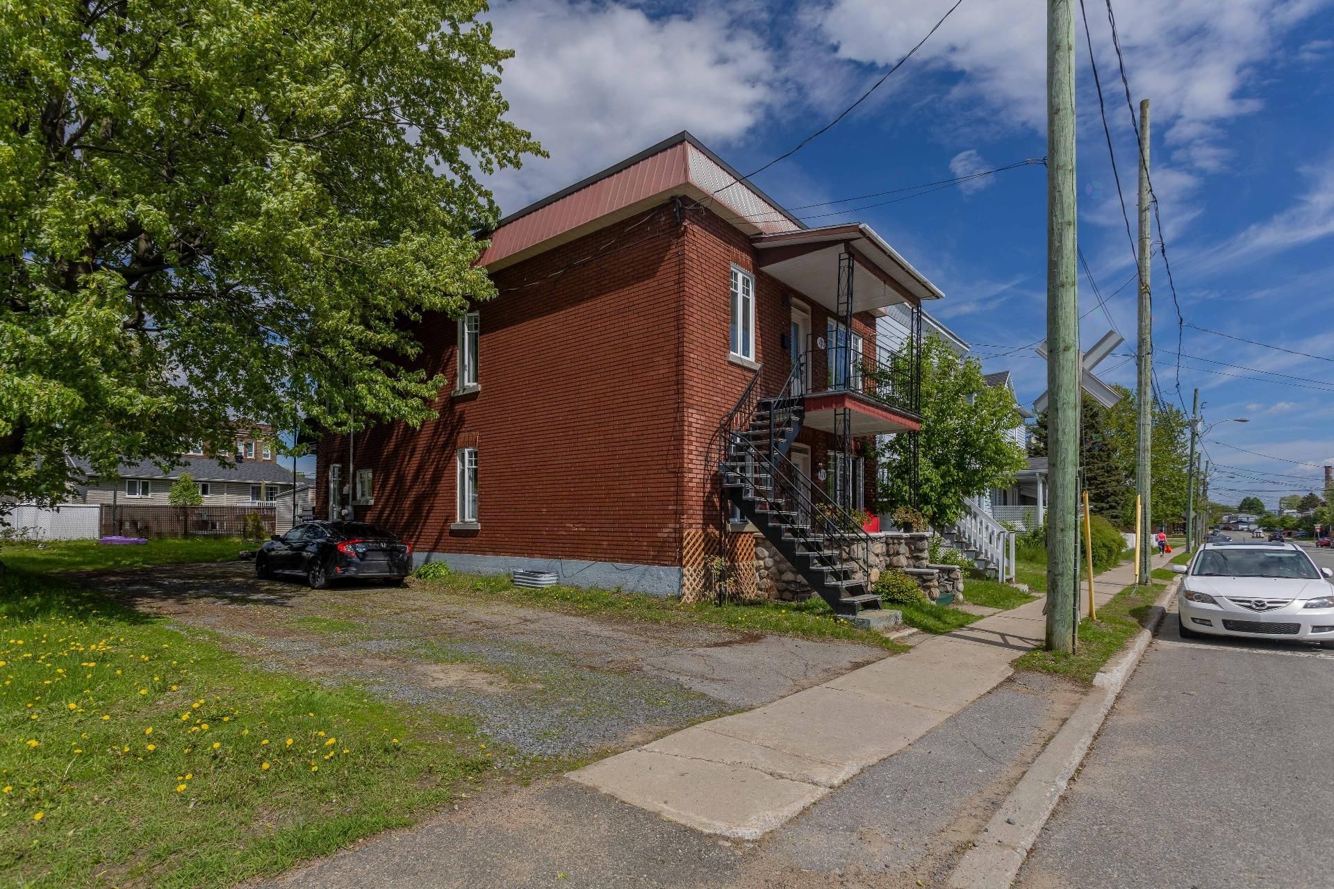 









118

 - 120


Rue Rochefort

,
Trois-Rivières,




QC
G8T7J1

