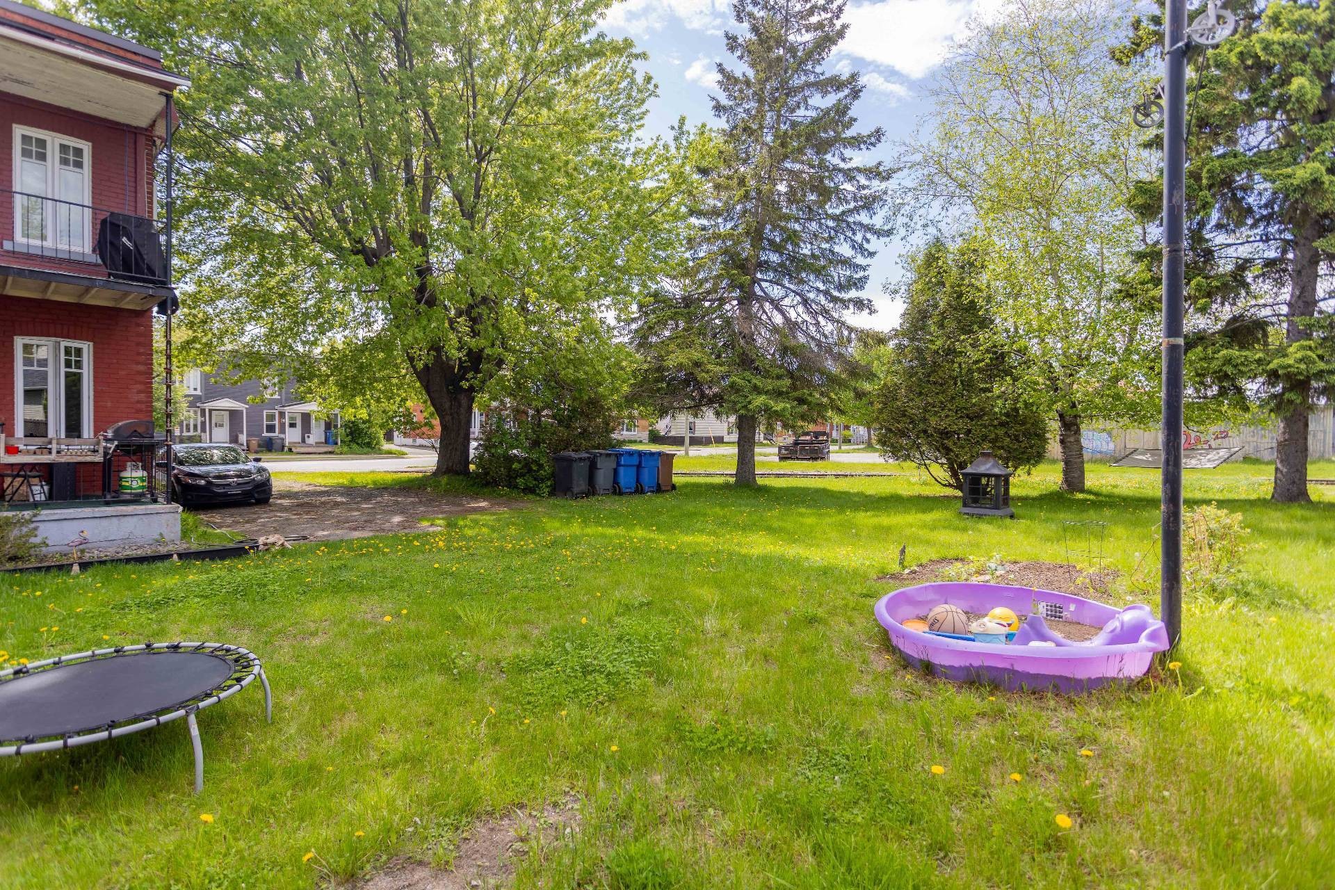 









118

 - 120


Rue Rochefort

,
Trois-Rivières,




QC
G8T7J1

