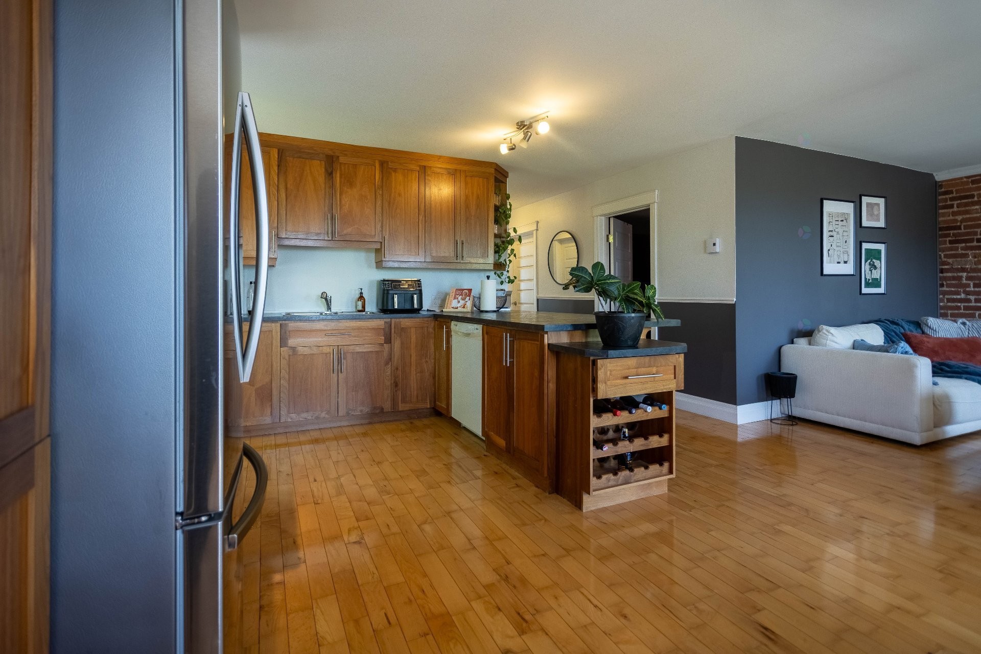 









118

 - 120


Rue Rochefort

,
Trois-Rivières,




QC
G8T7J1

