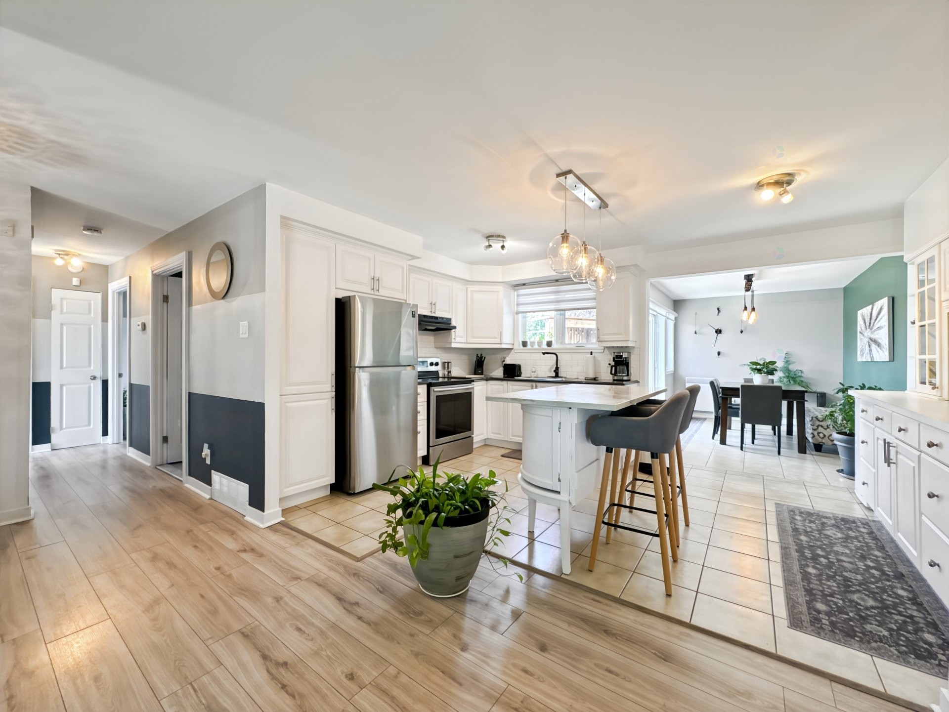 









5605


Rue Bertrand

,
Brossard,




QC
J4Z3E2


