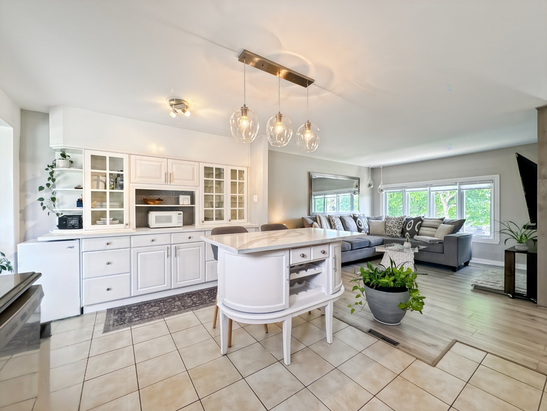 









5605


Rue Bertrand

,
Brossard,




QC
J4Z3E2

