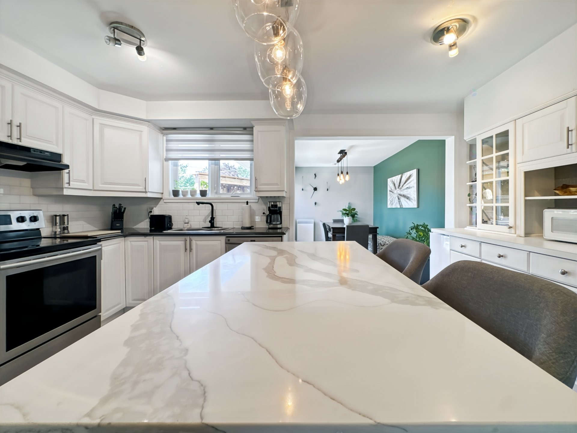 









5605


Rue Bertrand

,
Brossard,




QC
J4Z3E2


