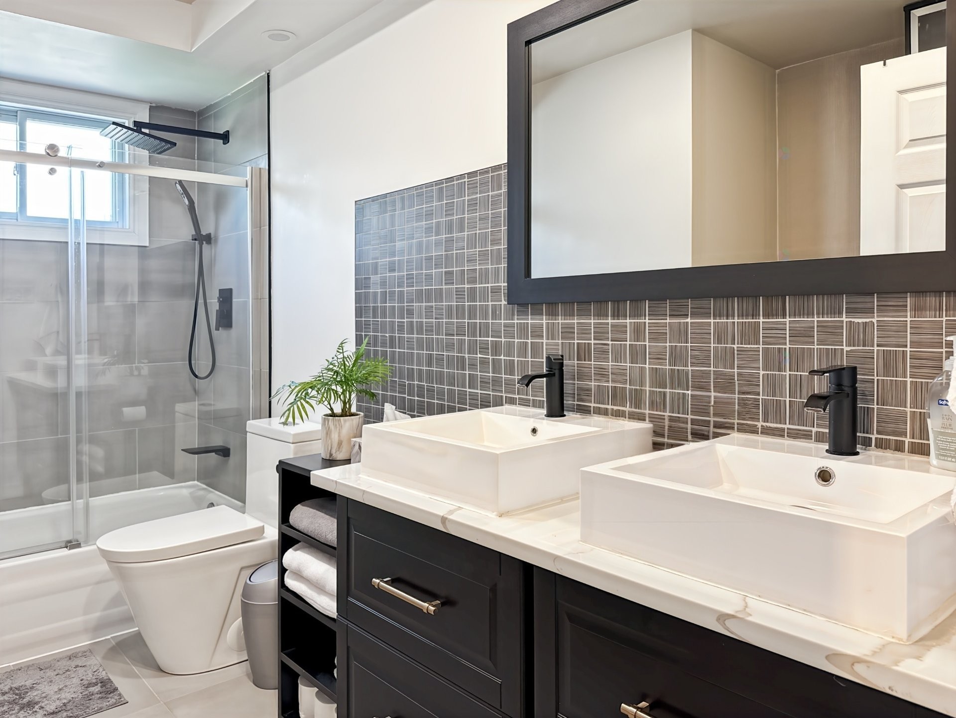 









5605


Rue Bertrand

,
Brossard,




QC
J4Z3E2

