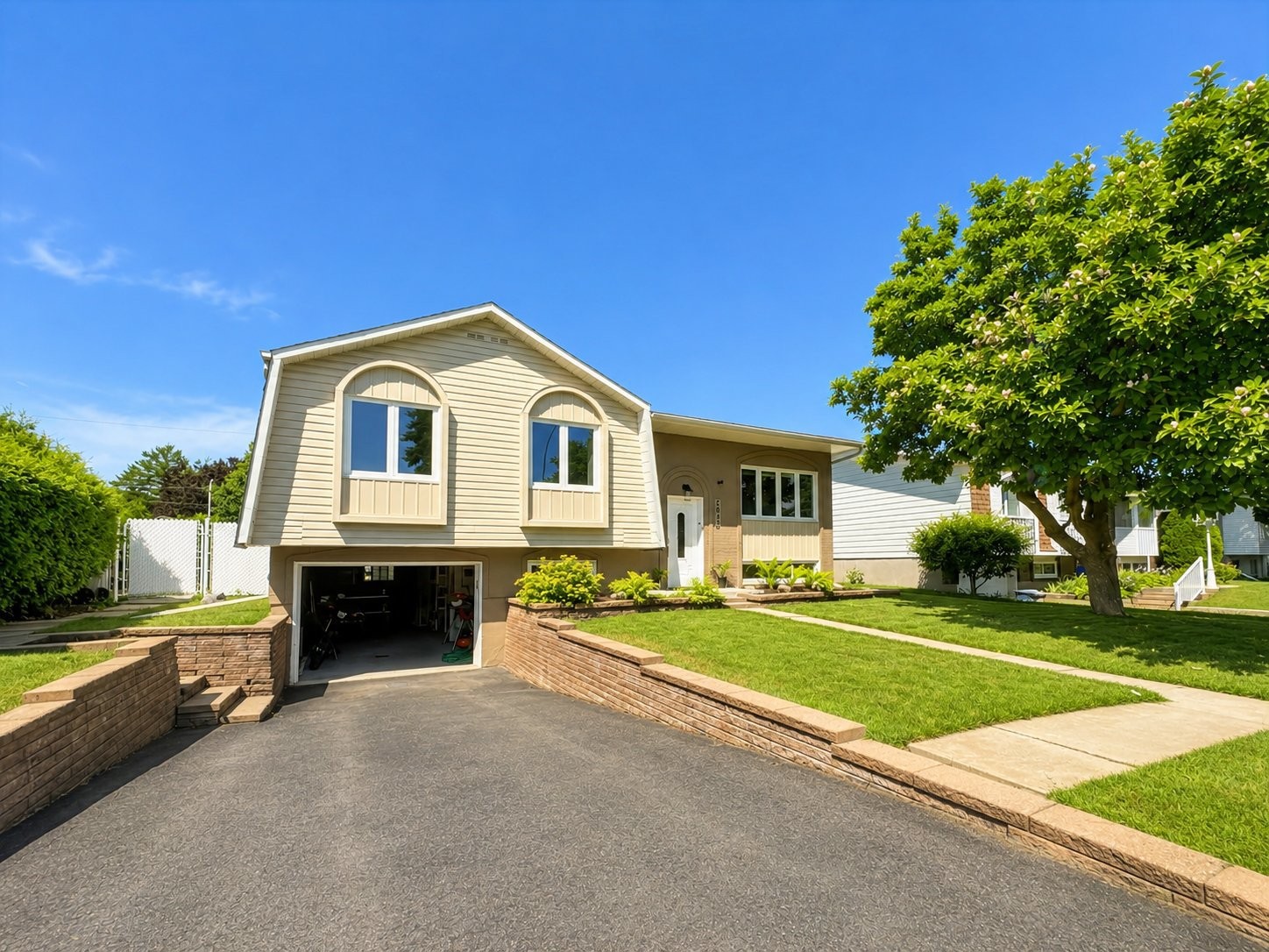 









5605


Rue Bertrand

,
Brossard,




QC
J4Z3E2

