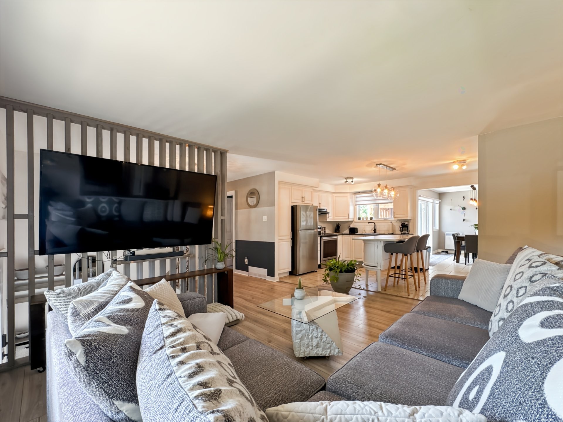 









5605


Rue Bertrand

,
Brossard,




QC
J4Z3E2

