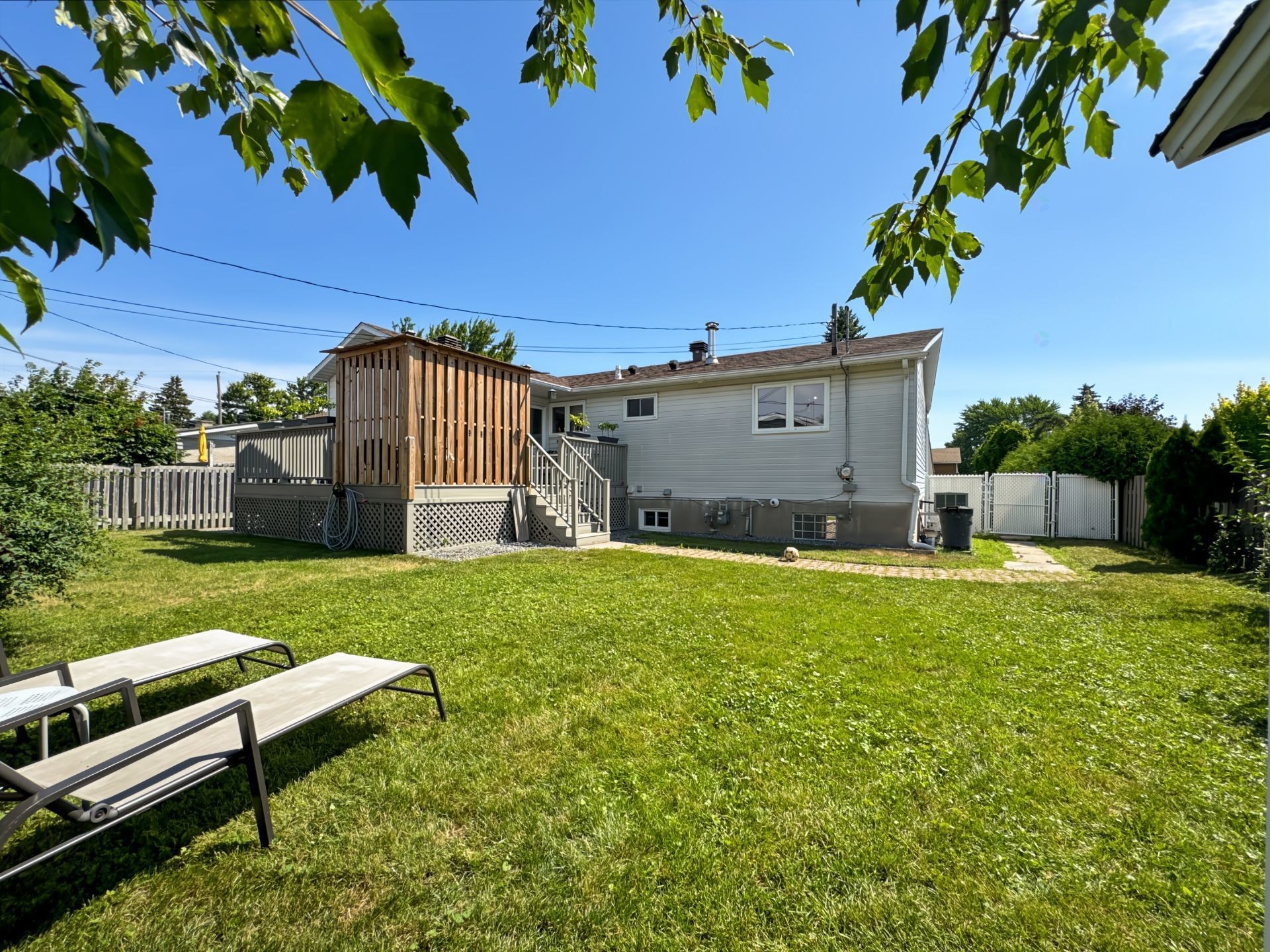 









5605


Rue Bertrand

,
Brossard,




QC
J4Z3E2

