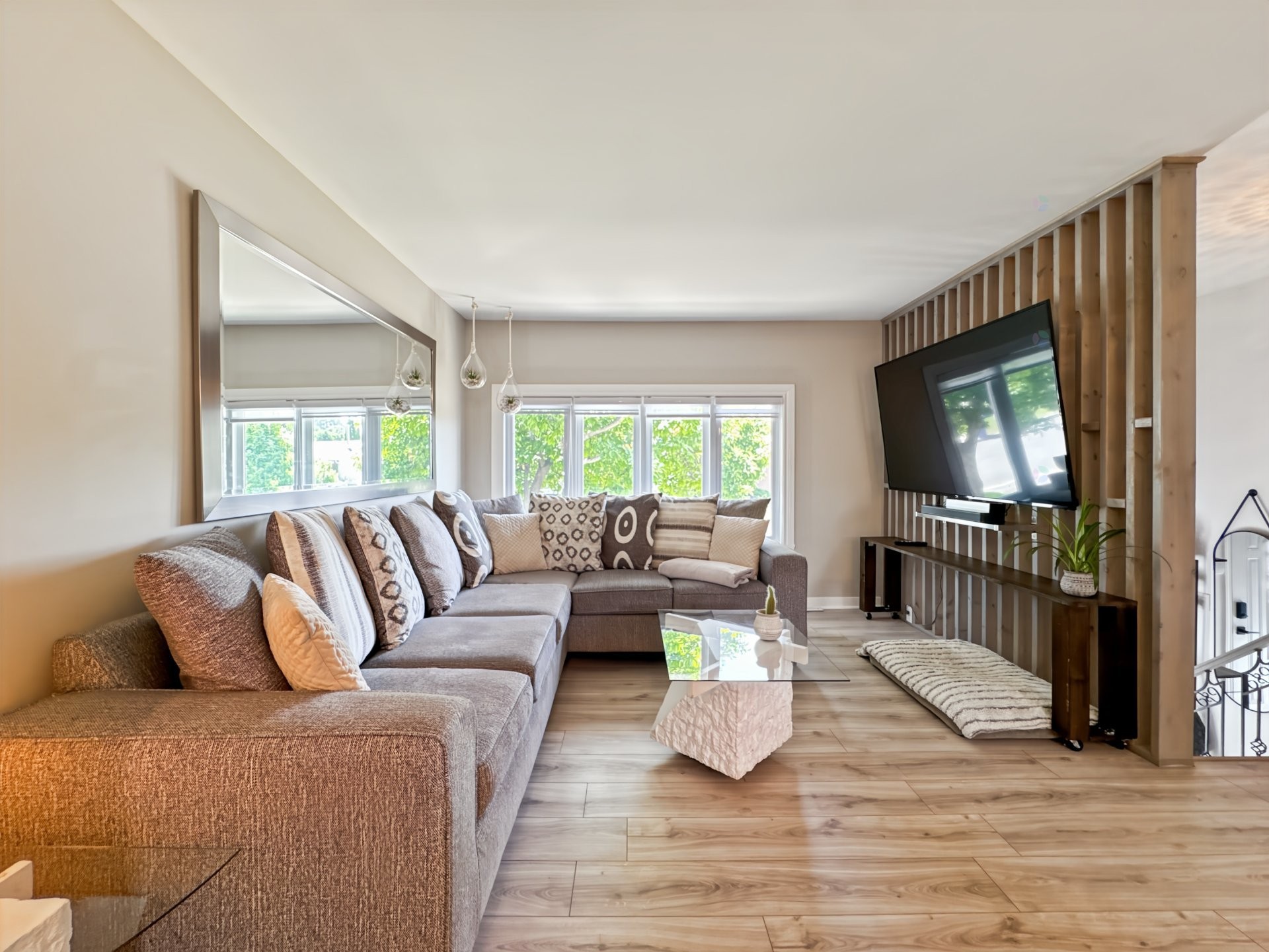 









5605


Rue Bertrand

,
Brossard,




QC
J4Z3E2

