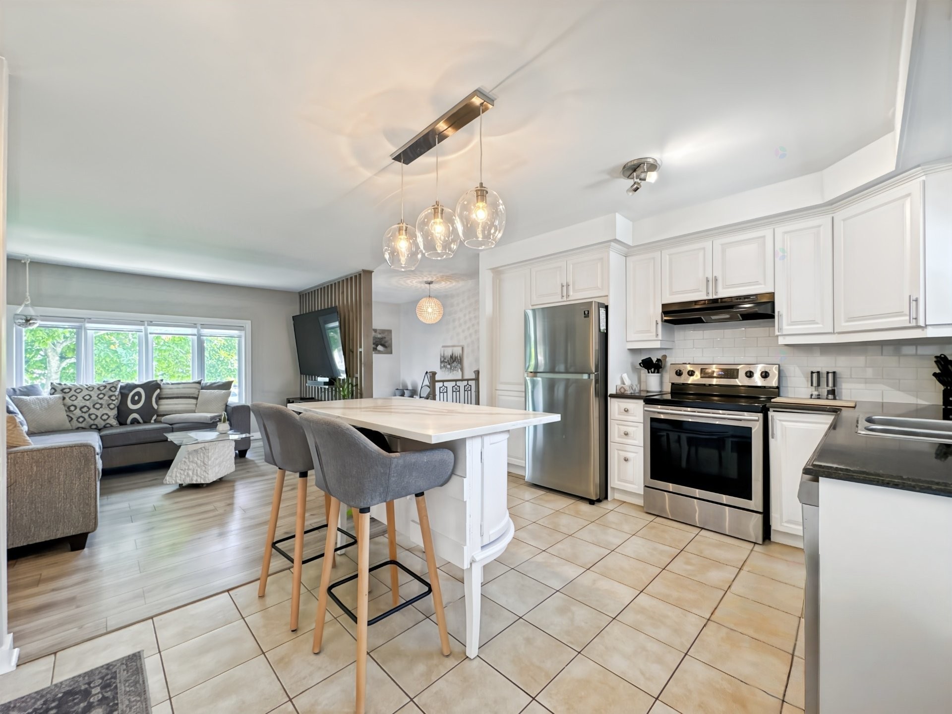 









5605


Rue Bertrand

,
Brossard,




QC
J4Z3E2

