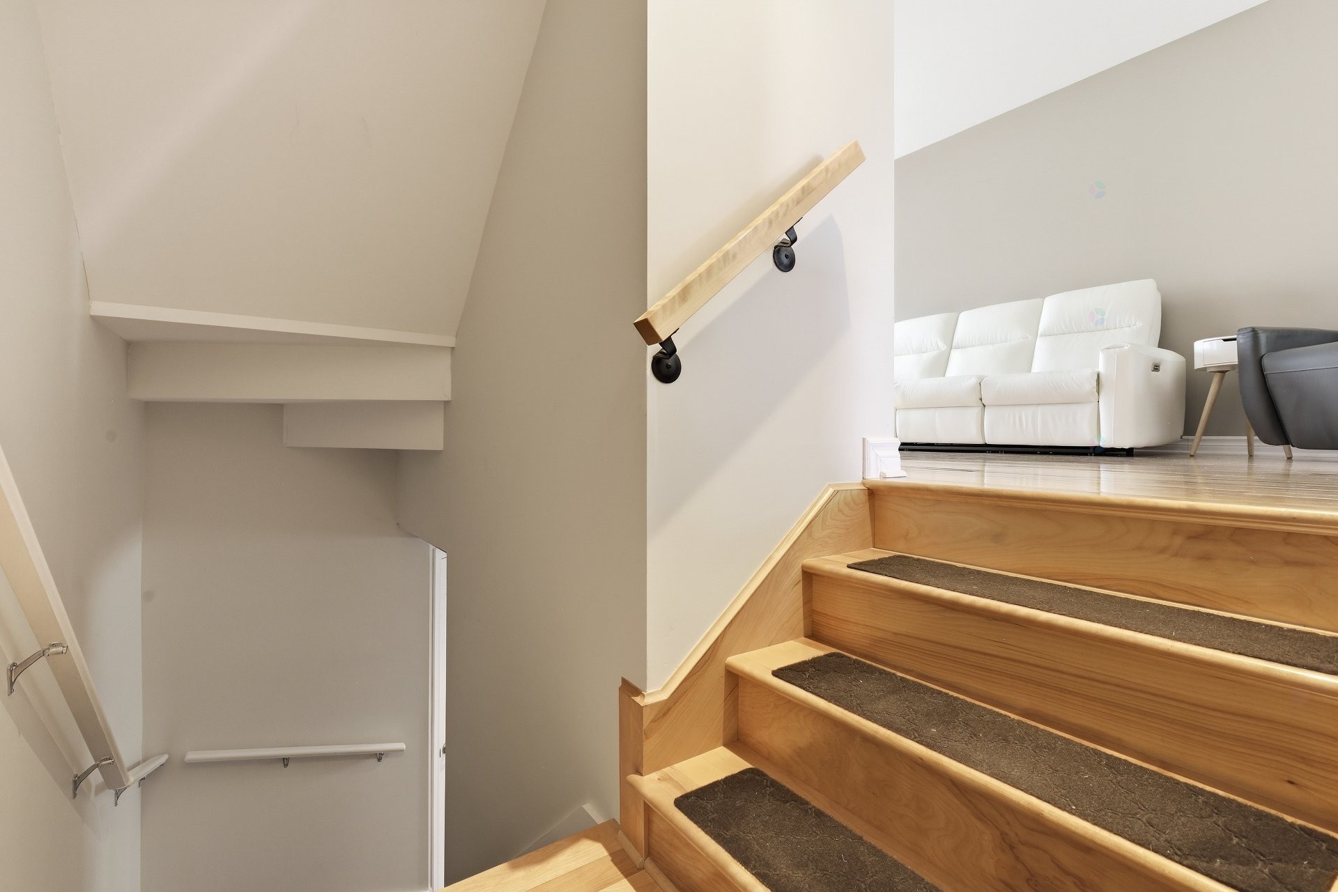 









280


Ch. de Chambly

,
Marieville,




QC
J3M1N9

